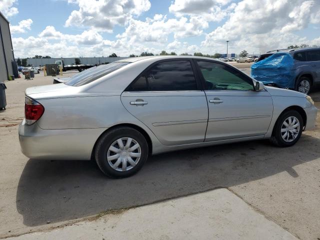 Photo 2 VIN: 4T1BE32K05U558159 - TOYOTA CAMRY LE 