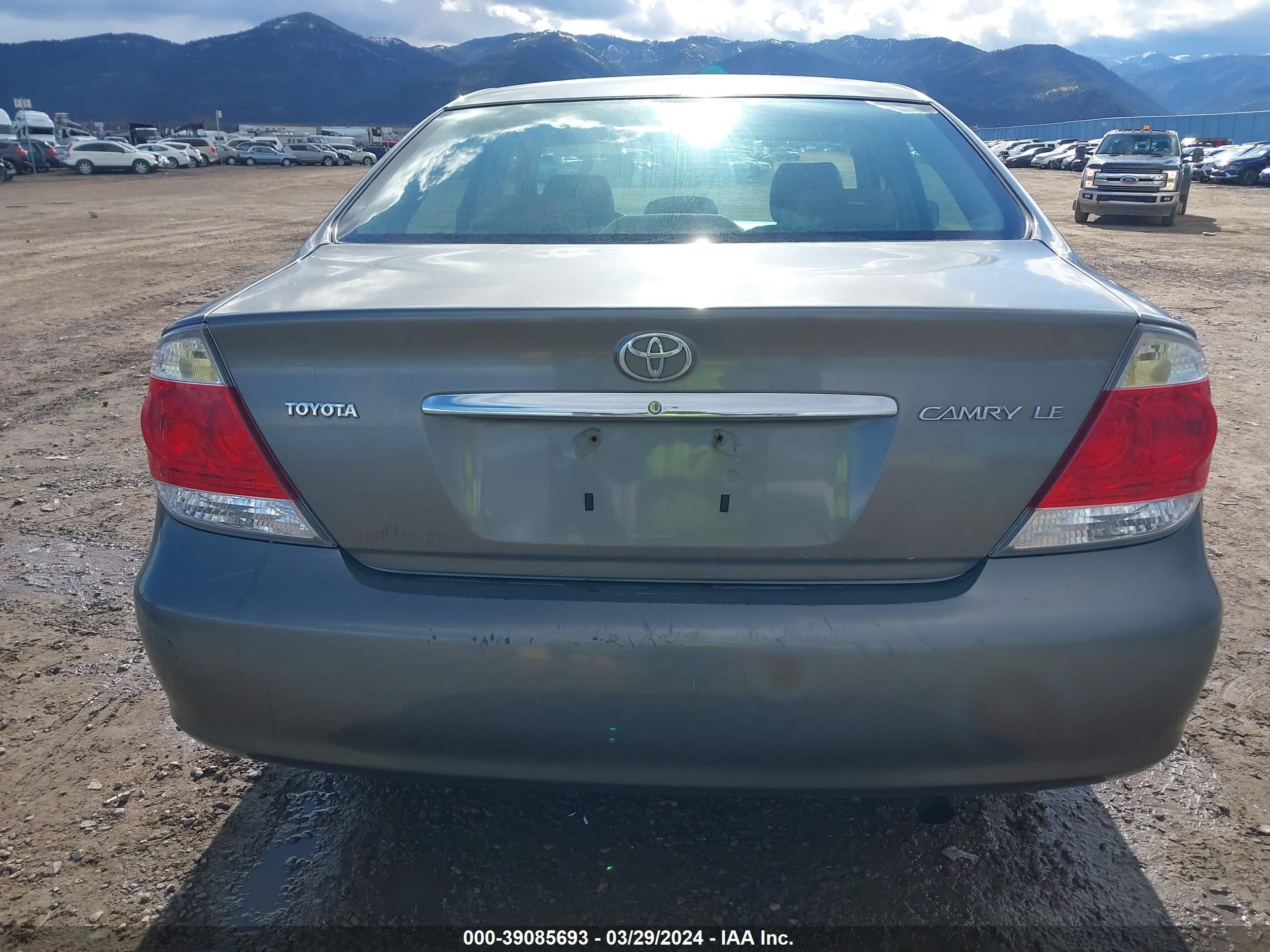 Photo 15 VIN: 4T1BE32K05U588679 - TOYOTA CAMRY 