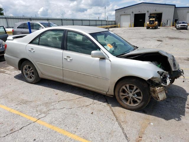 Photo 3 VIN: 4T1BE32K05U590898 - TOYOTA CAMRY LE 