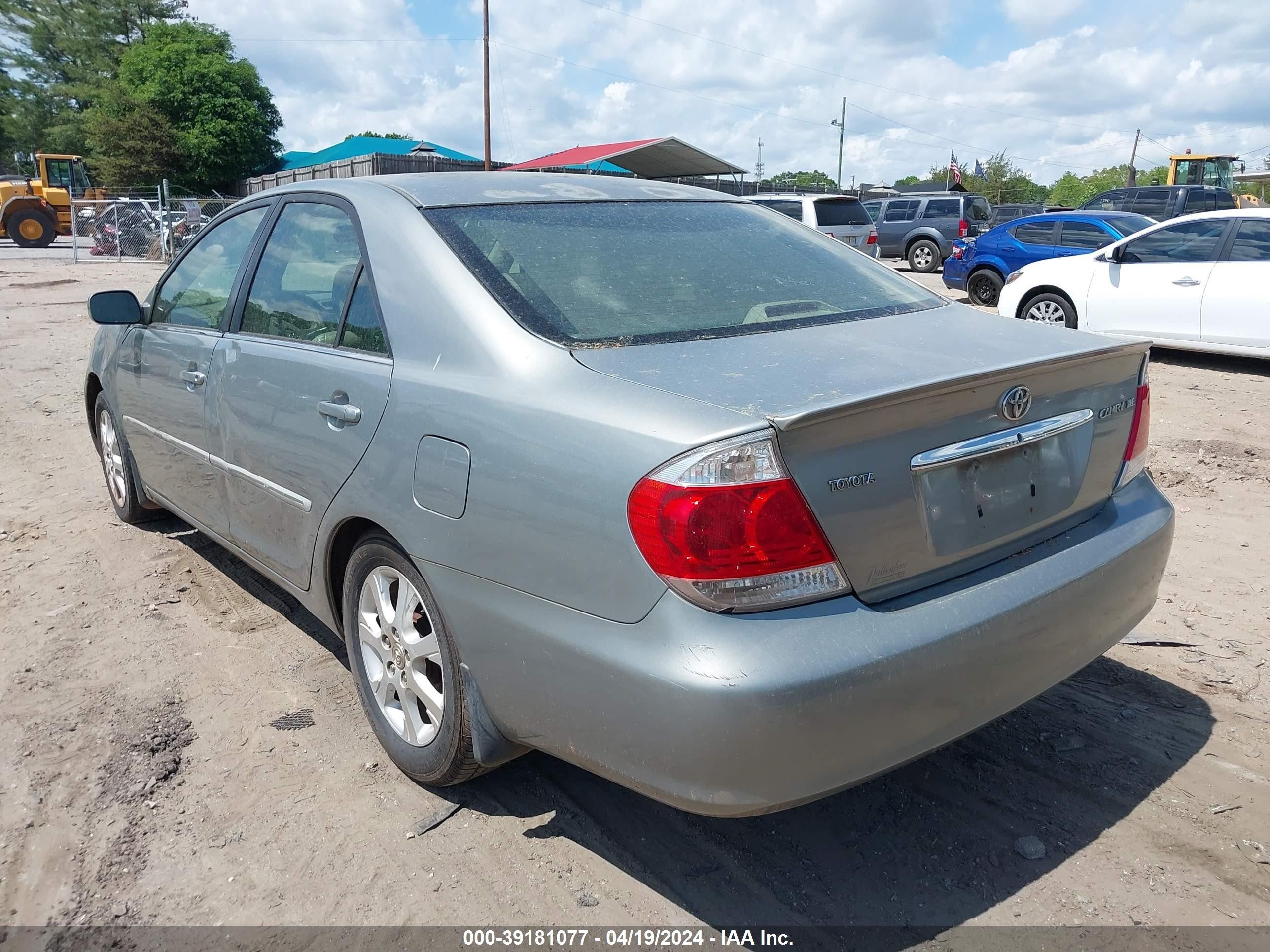 Photo 2 VIN: 4T1BE32K05U623298 - TOYOTA CAMRY 