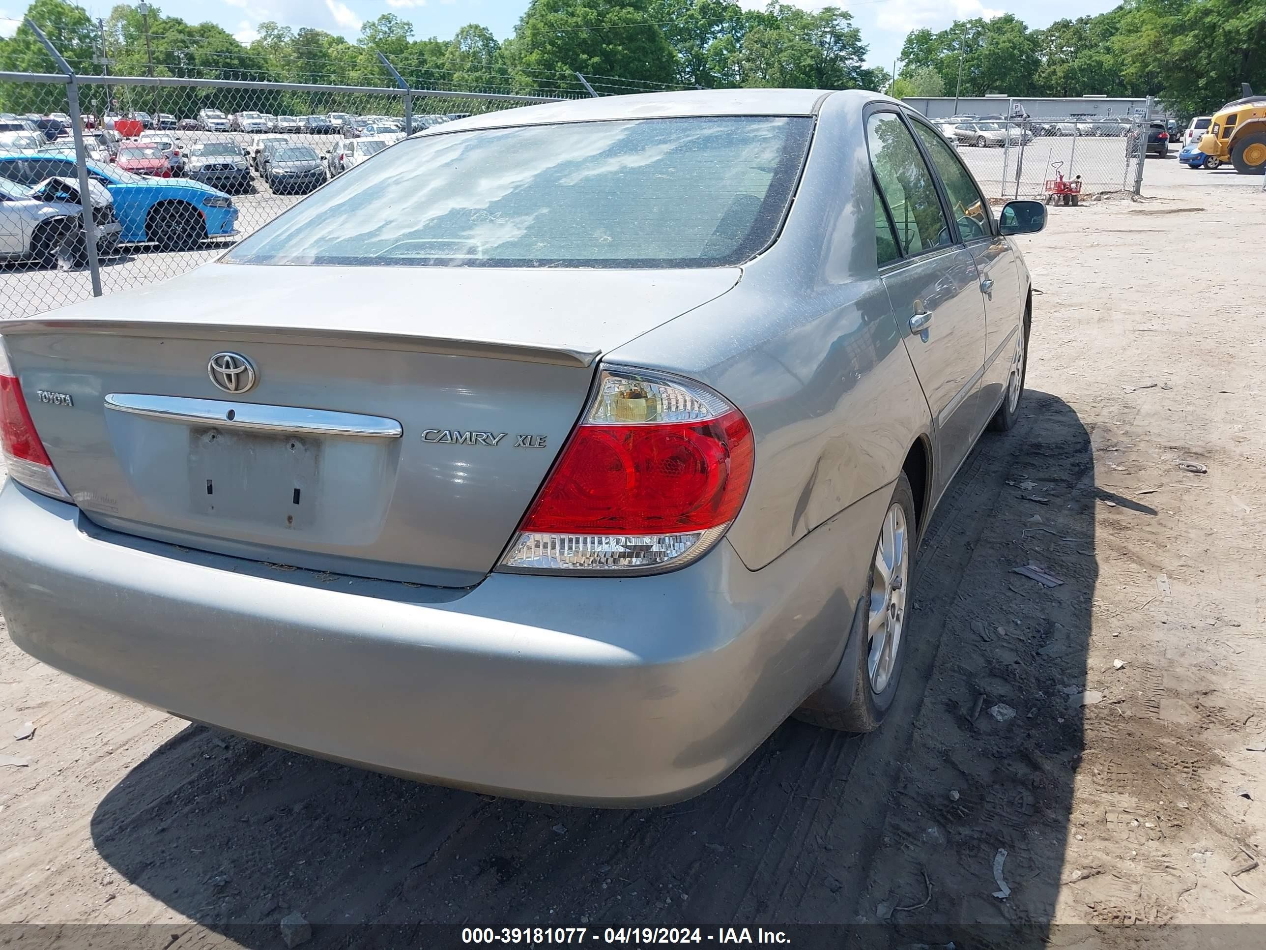 Photo 3 VIN: 4T1BE32K05U623298 - TOYOTA CAMRY 