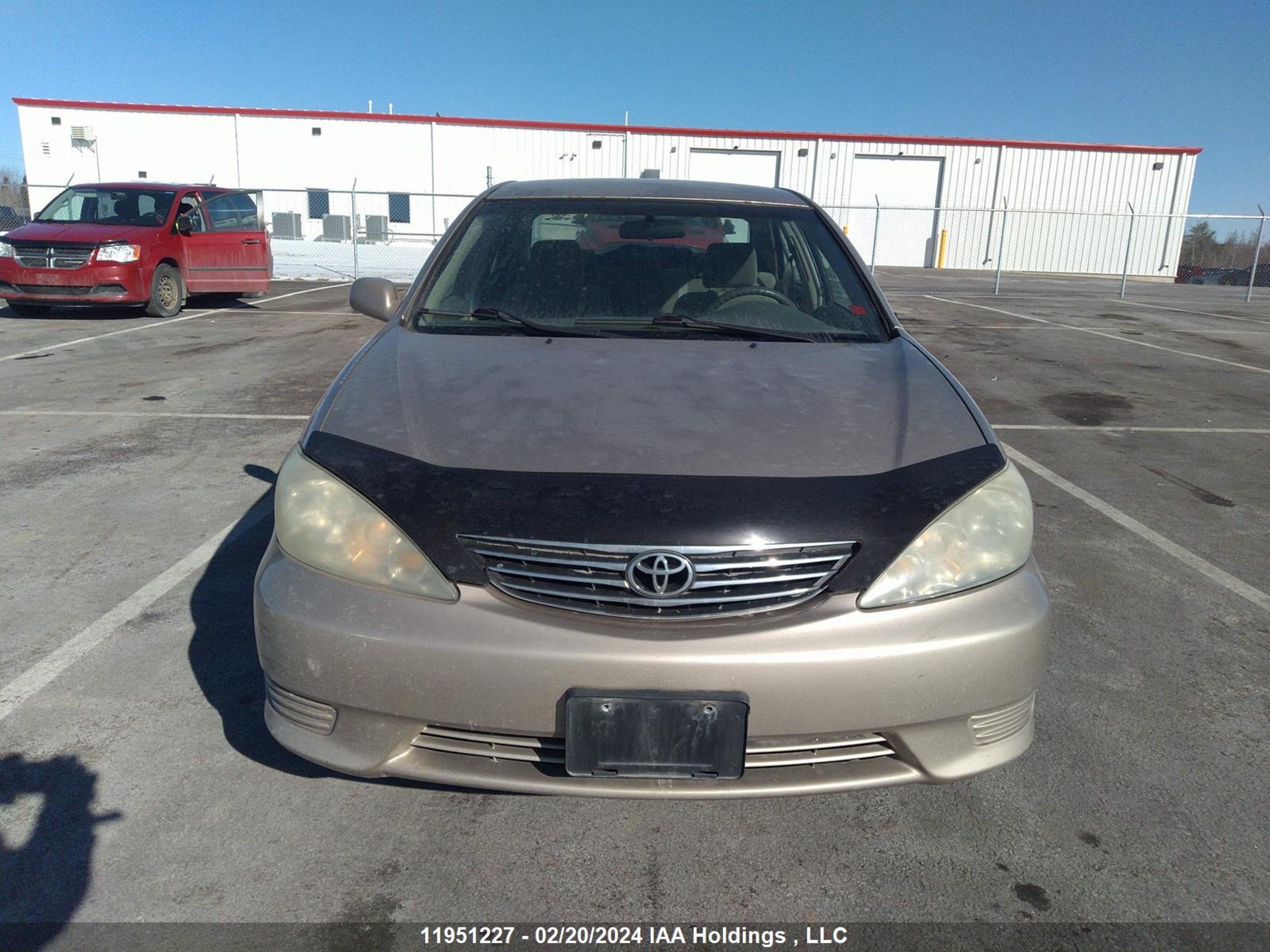 Photo 11 VIN: 4T1BE32K05U697689 - TOYOTA CAMRY 