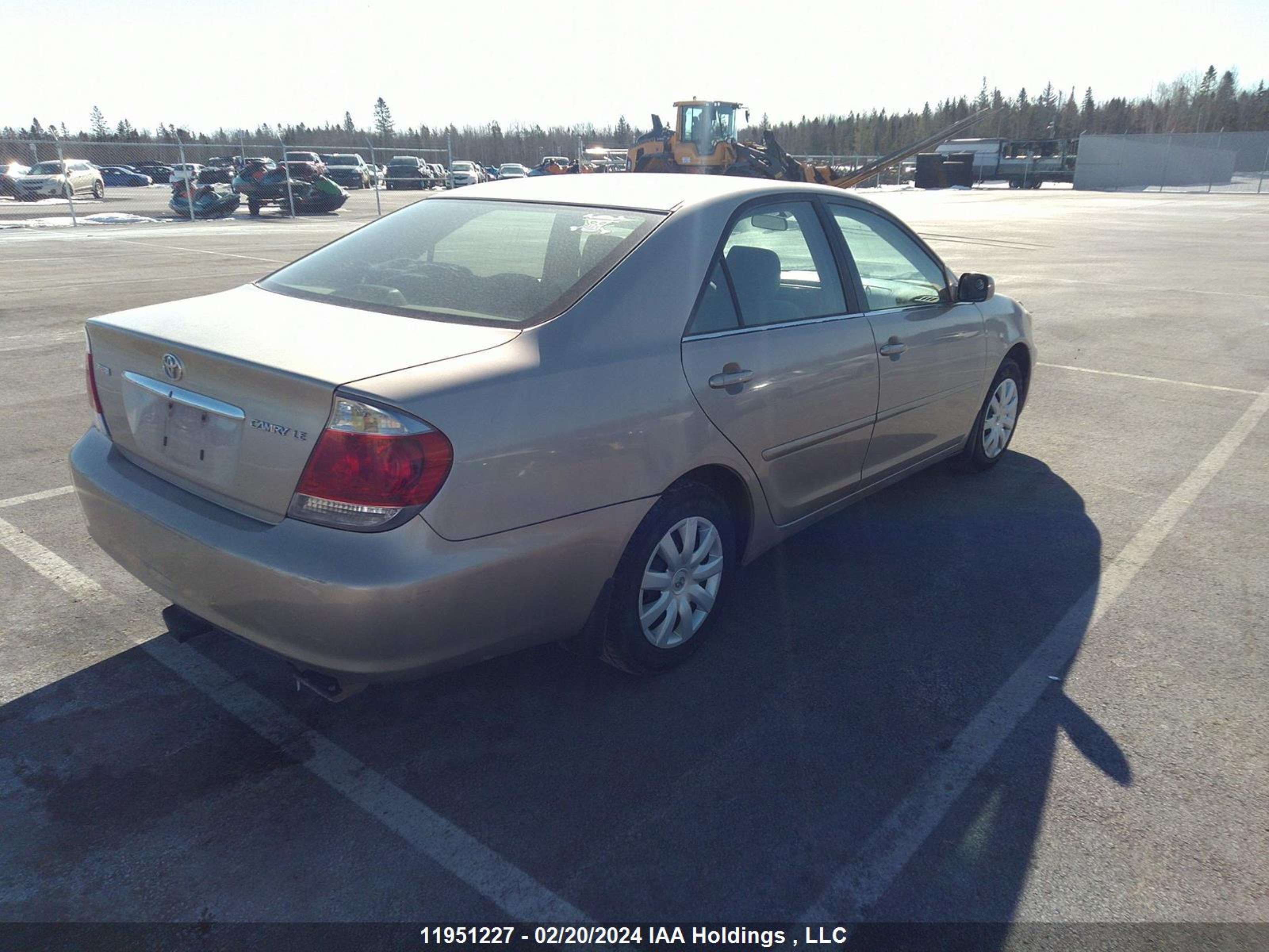 Photo 3 VIN: 4T1BE32K05U697689 - TOYOTA CAMRY 