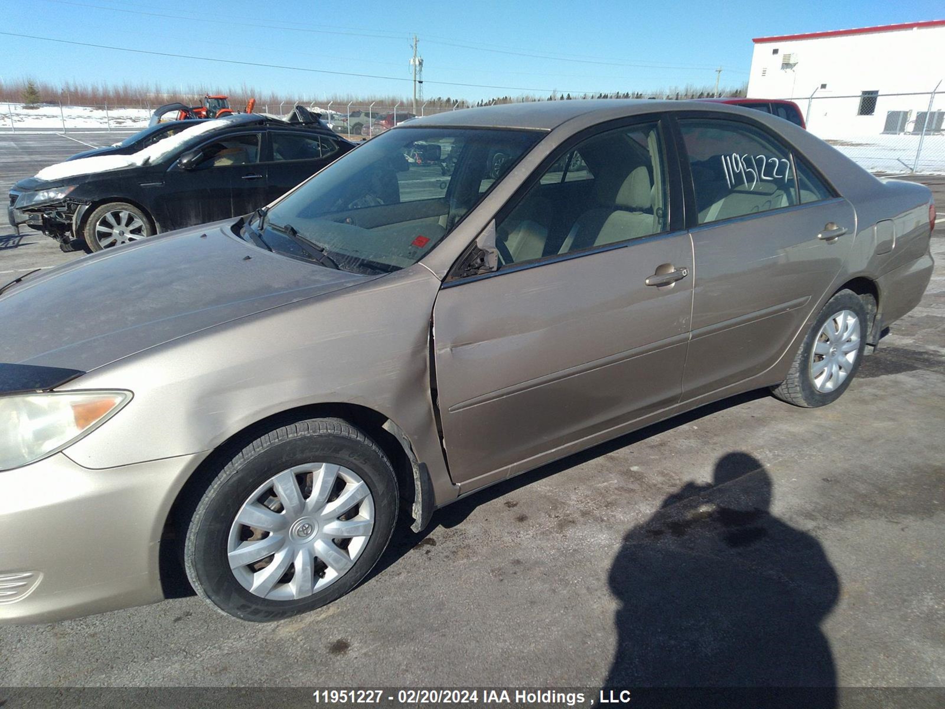 Photo 5 VIN: 4T1BE32K05U697689 - TOYOTA CAMRY 