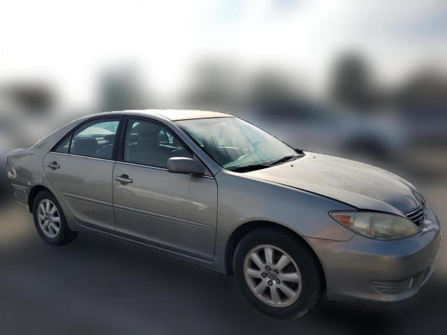 Photo 3 VIN: 4T1BE32K05U952132 - TOYOTA CAMRY 