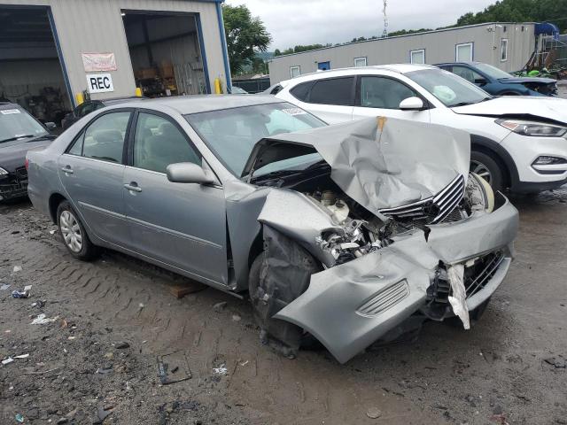 Photo 3 VIN: 4T1BE32K05U993439 - TOYOTA CAMRY LE 