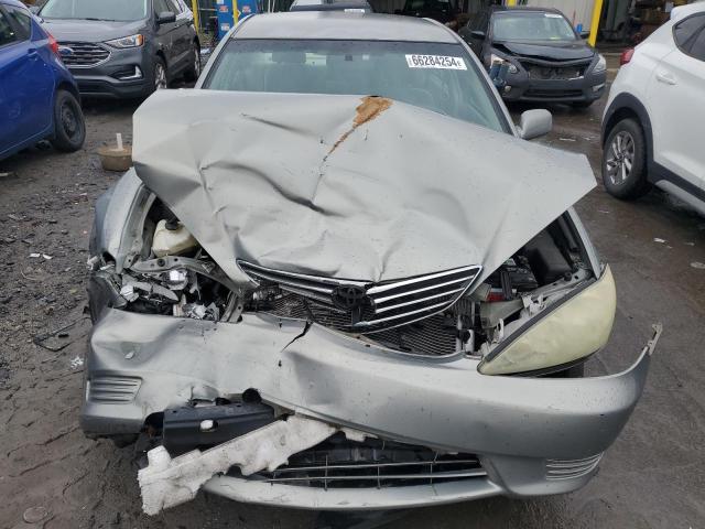 Photo 4 VIN: 4T1BE32K05U993439 - TOYOTA CAMRY LE 