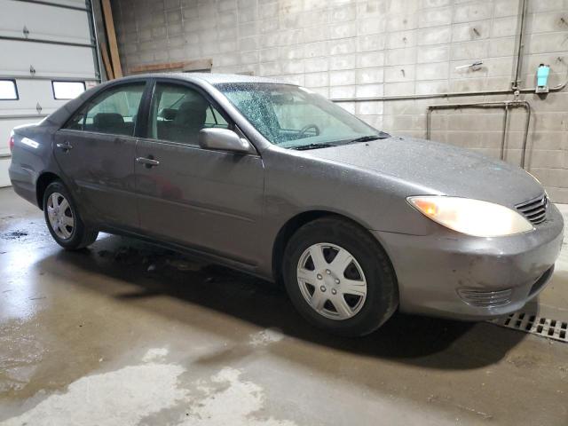 Photo 3 VIN: 4T1BE32K05U994252 - TOYOTA CAMRY 