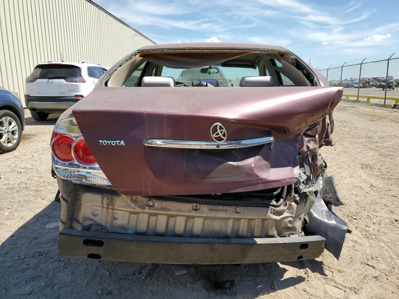 Photo 5 VIN: 4T1BE32K06U111400 - TOYOTA CAMRY 