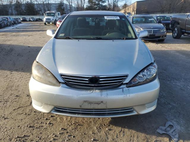 Photo 4 VIN: 4T1BE32K06U136944 - TOYOTA CAMRY 