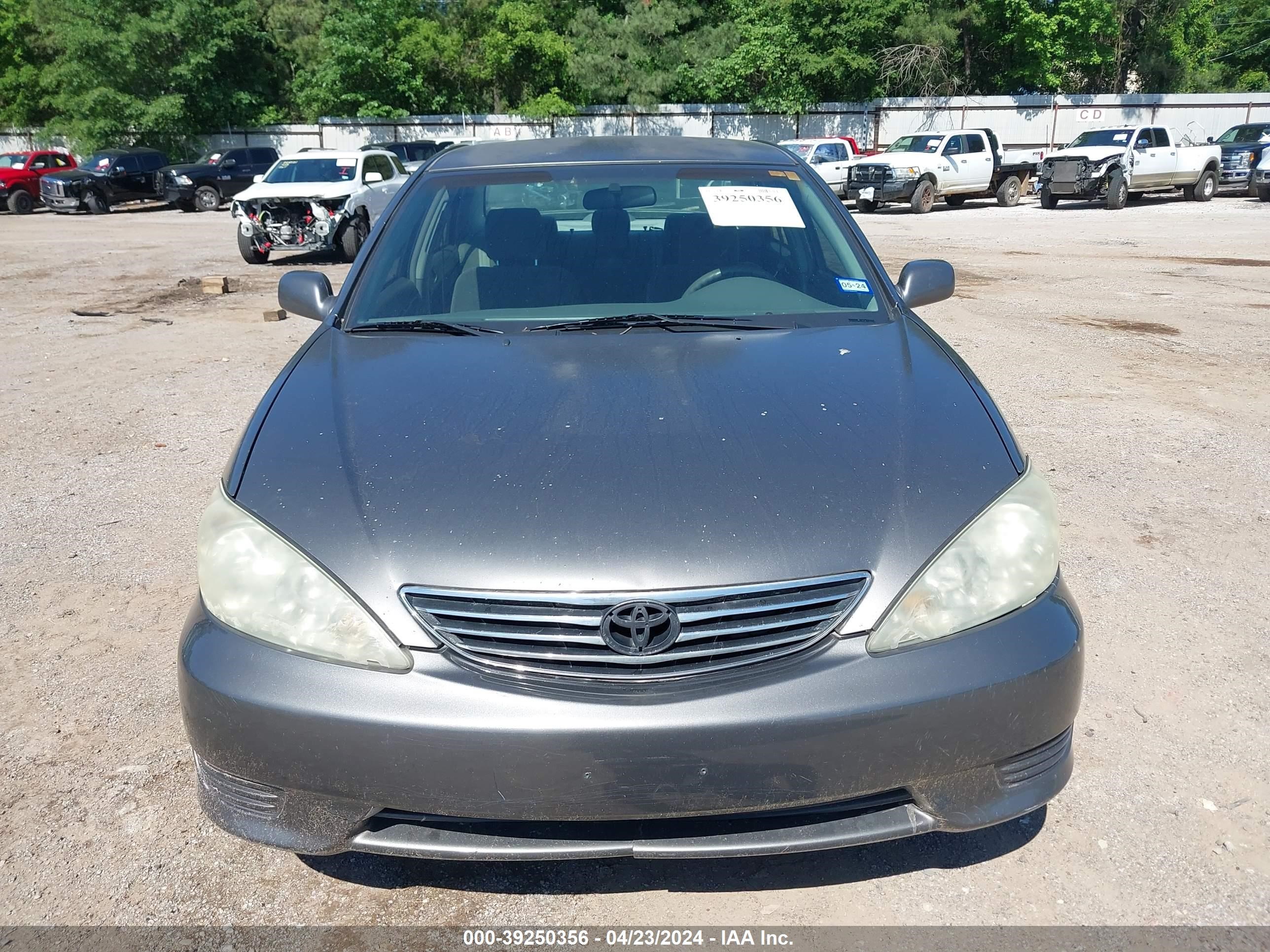 Photo 11 VIN: 4T1BE32K06U642757 - TOYOTA CAMRY 