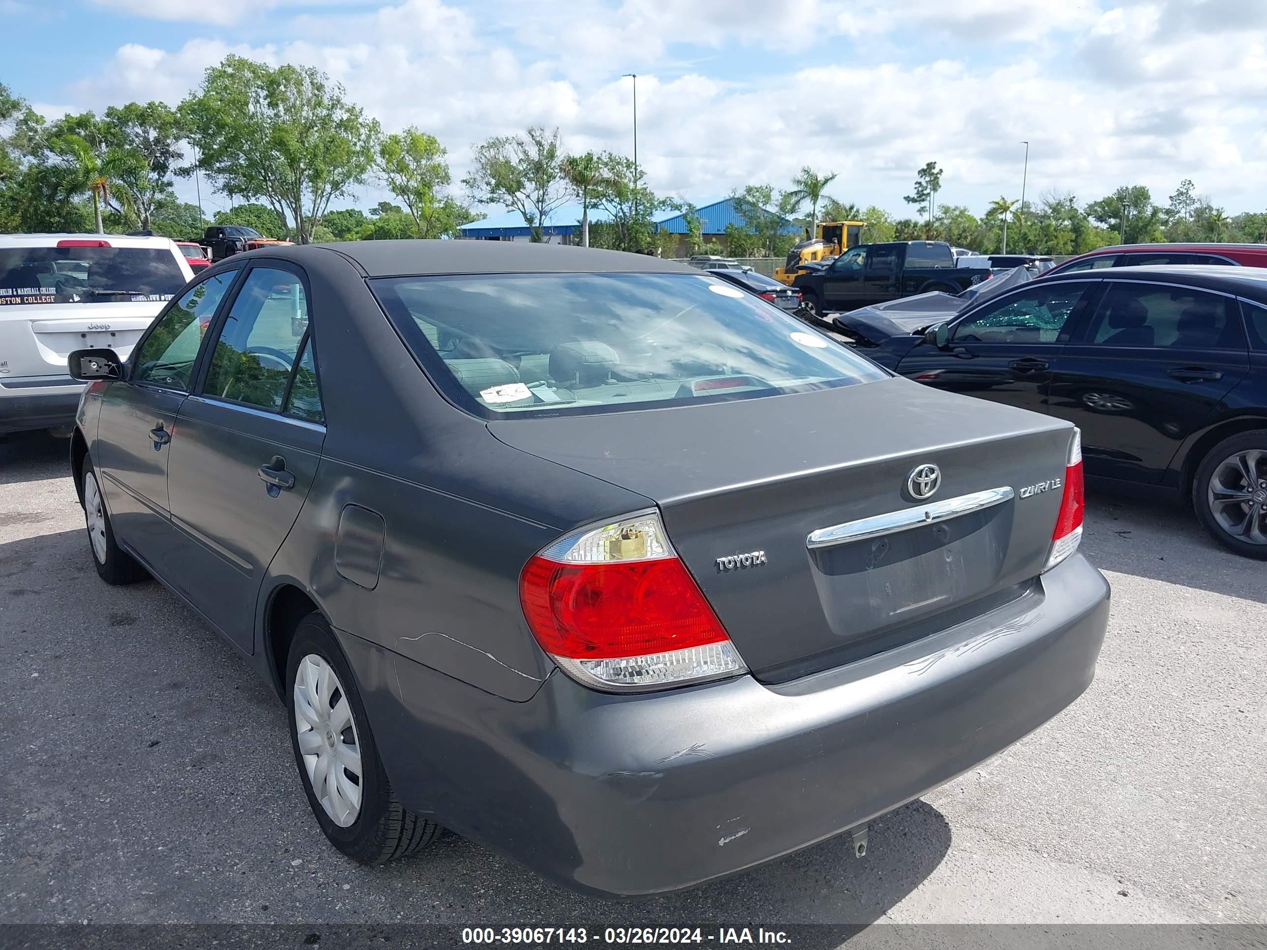 Photo 2 VIN: 4T1BE32K06U729588 - TOYOTA CAMRY 