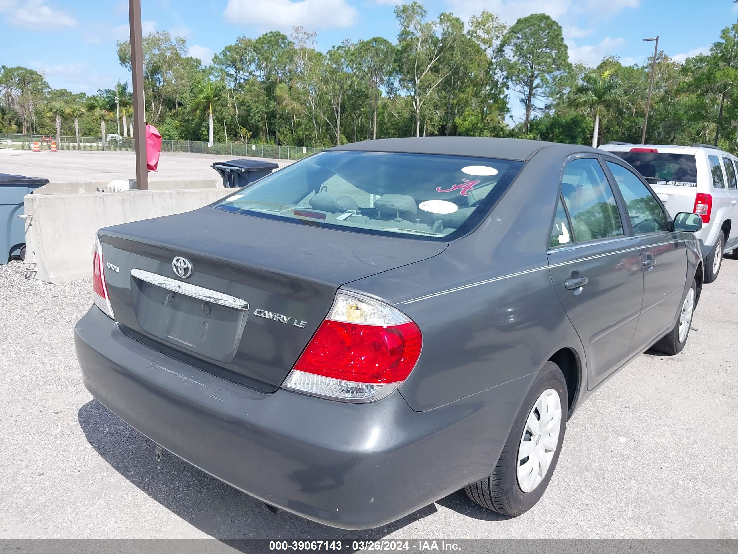 Photo 3 VIN: 4T1BE32K06U729588 - TOYOTA CAMRY 