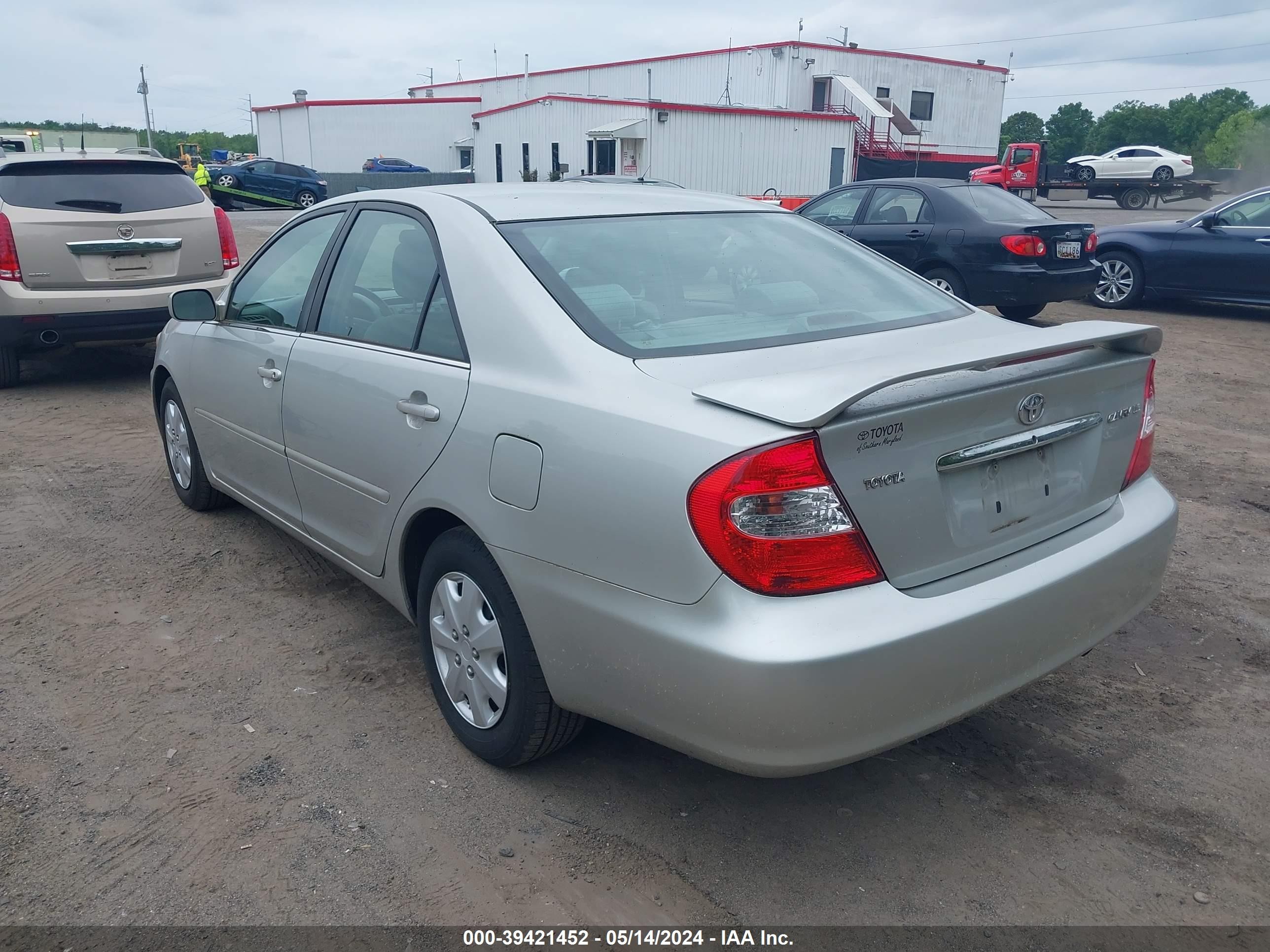 Photo 2 VIN: 4T1BE32K12U059270 - TOYOTA CAMRY 