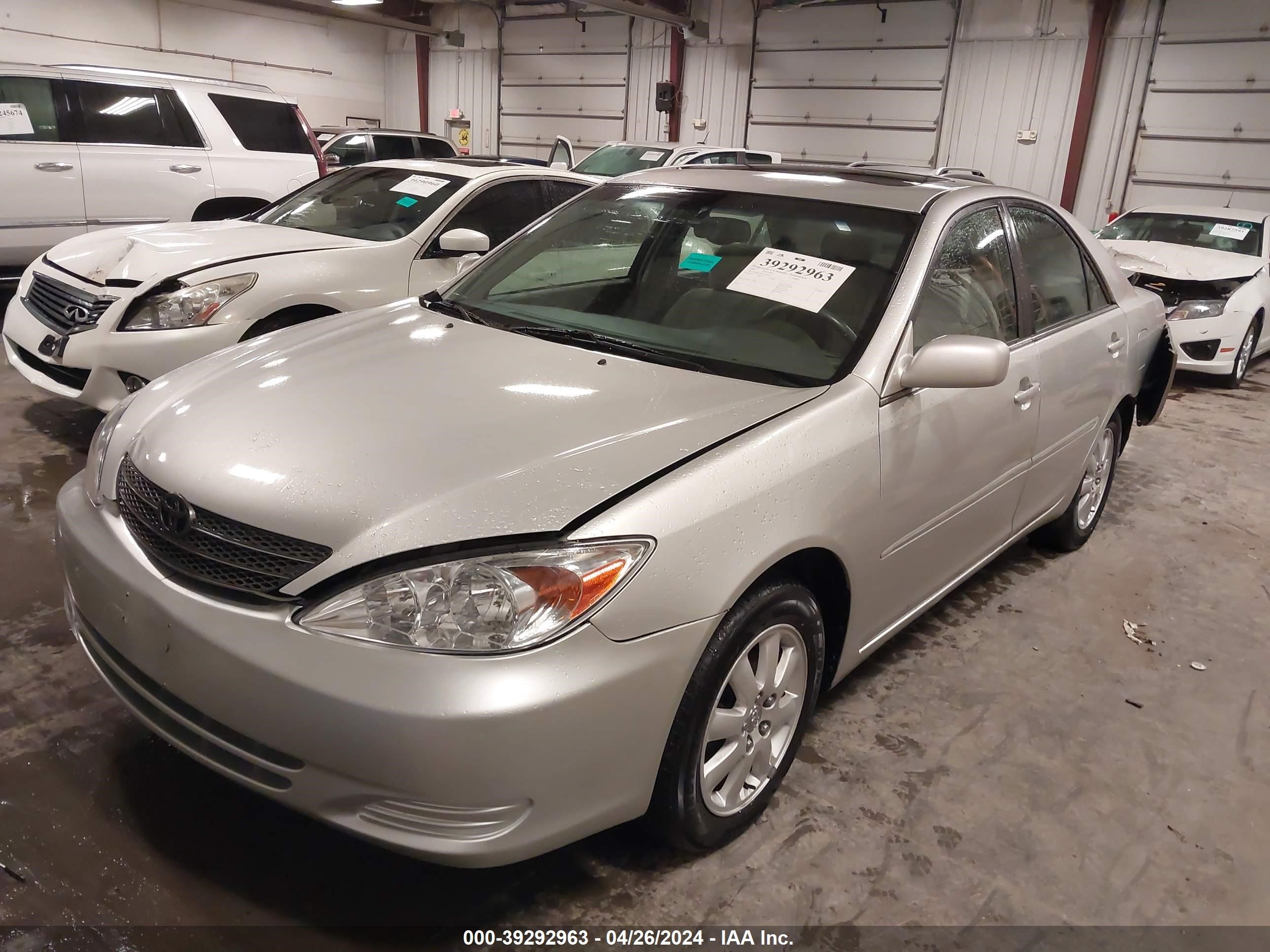 Photo 1 VIN: 4T1BE32K12U592736 - TOYOTA CAMRY 