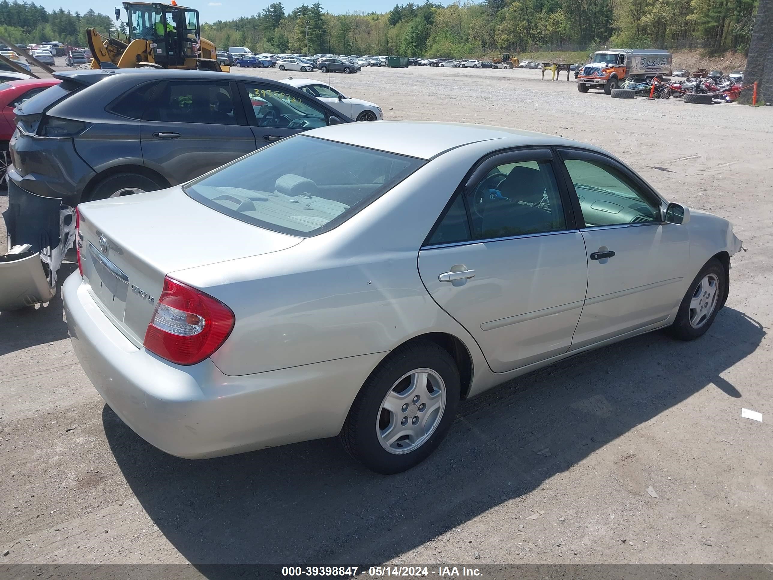 Photo 3 VIN: 4T1BE32K13U166417 - TOYOTA CAMRY 