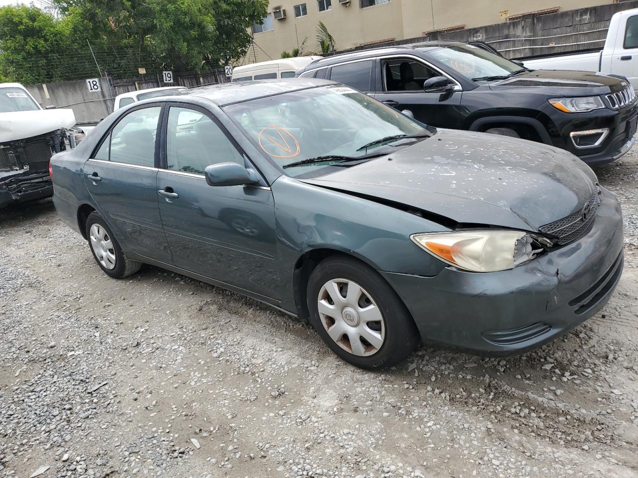 Photo 3 VIN: 4T1BE32K13U184559 - TOYOTA CAMRY 