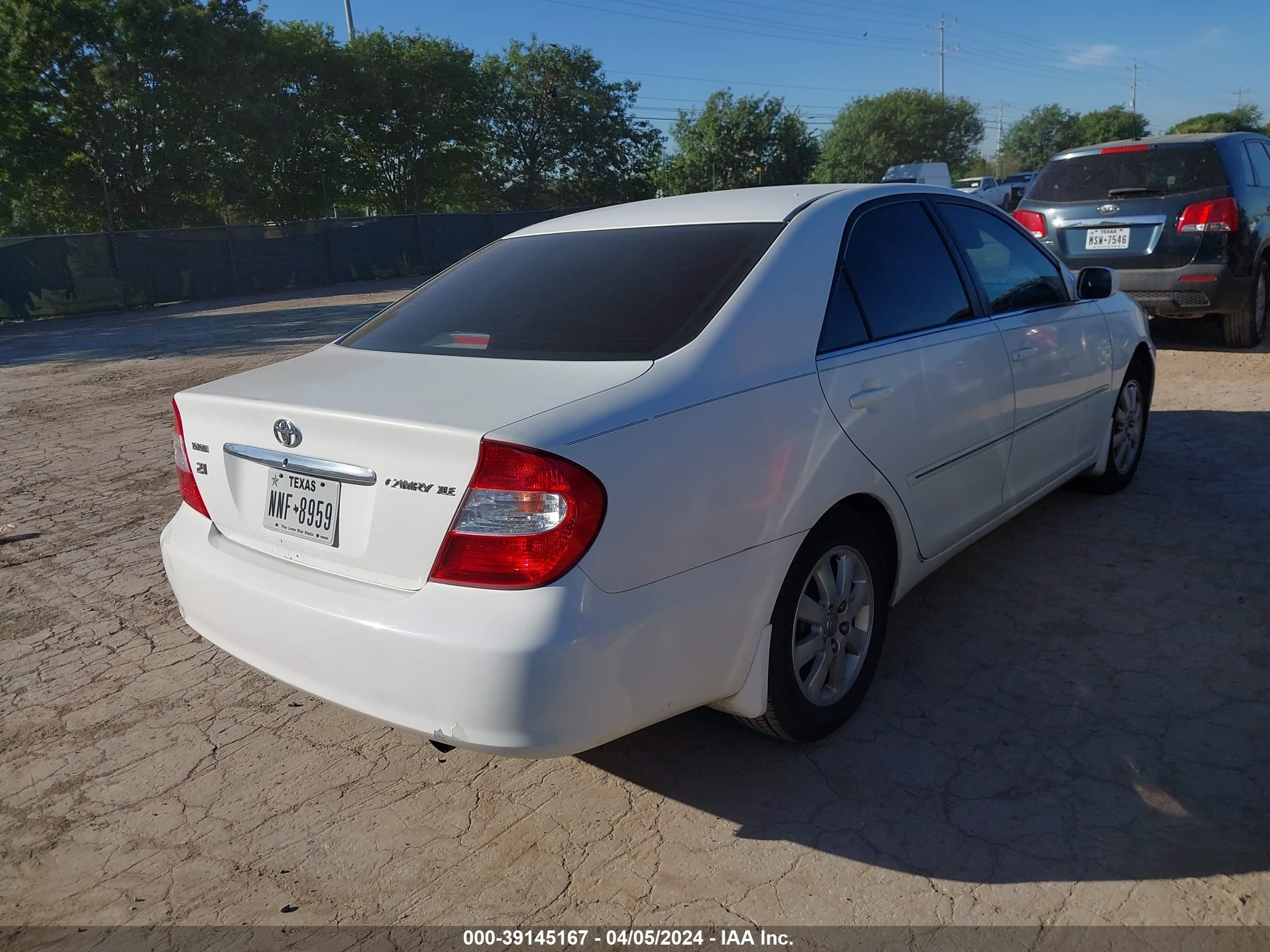 Photo 3 VIN: 4T1BE32K13U226938 - TOYOTA CAMRY 