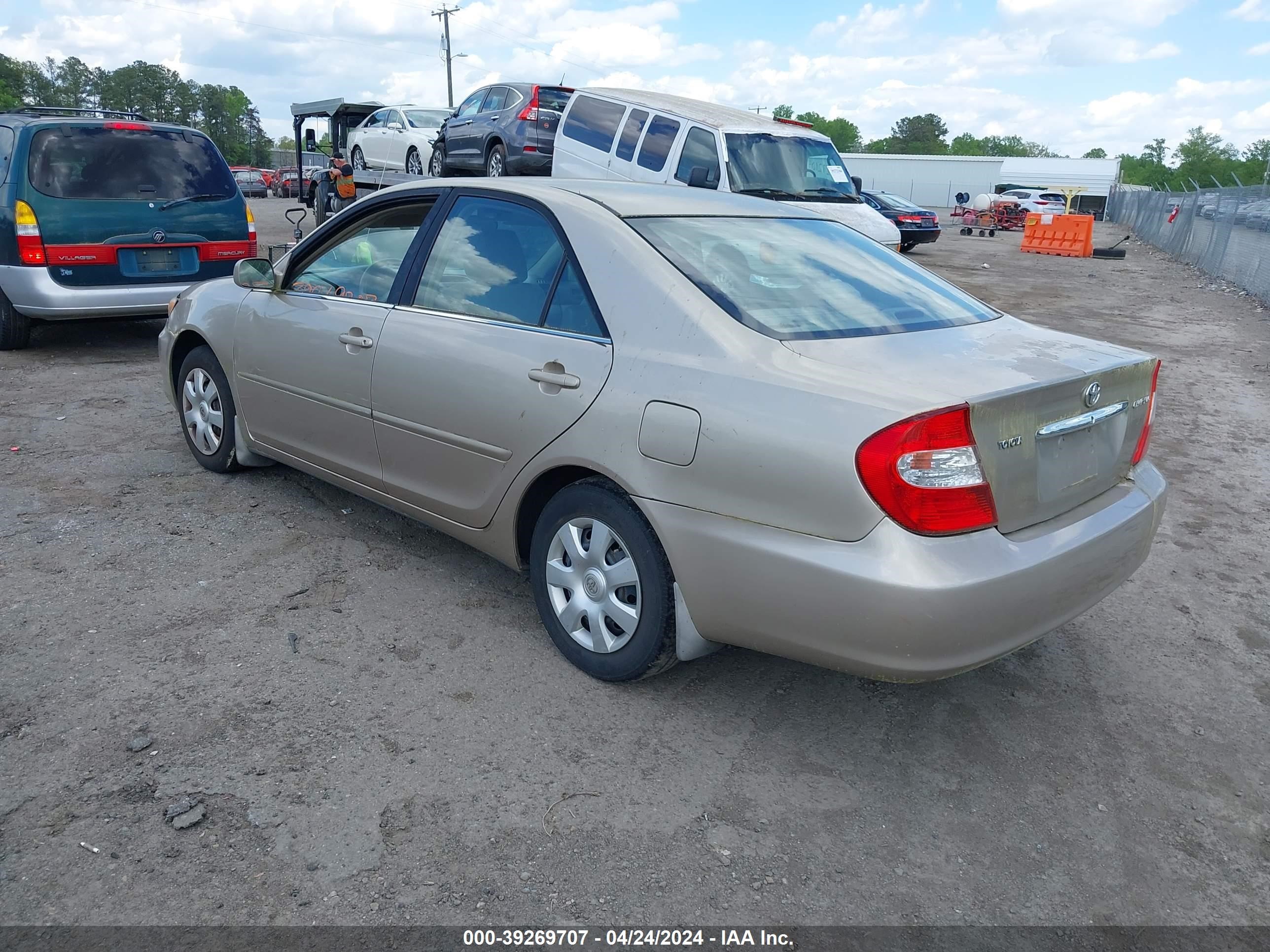 Photo 2 VIN: 4T1BE32K13U673477 - TOYOTA CAMRY 