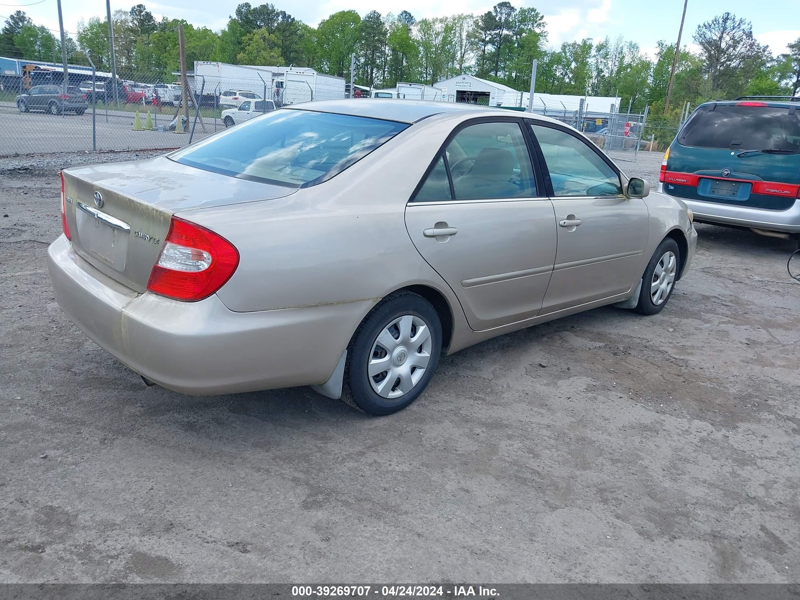 Photo 3 VIN: 4T1BE32K13U673477 - TOYOTA CAMRY 