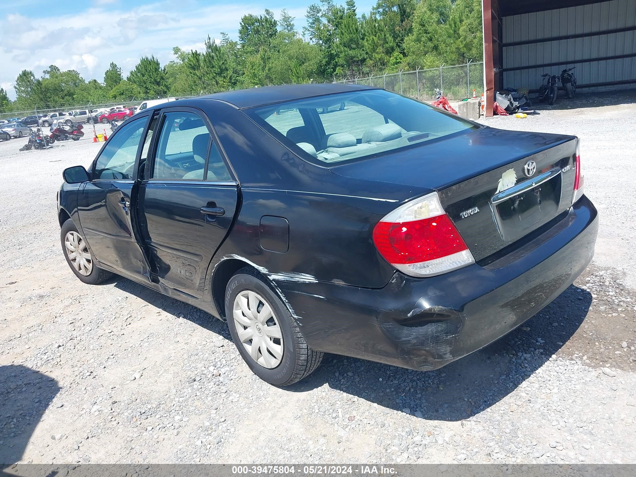 Photo 2 VIN: 4T1BE32K15U032526 - TOYOTA CAMRY 