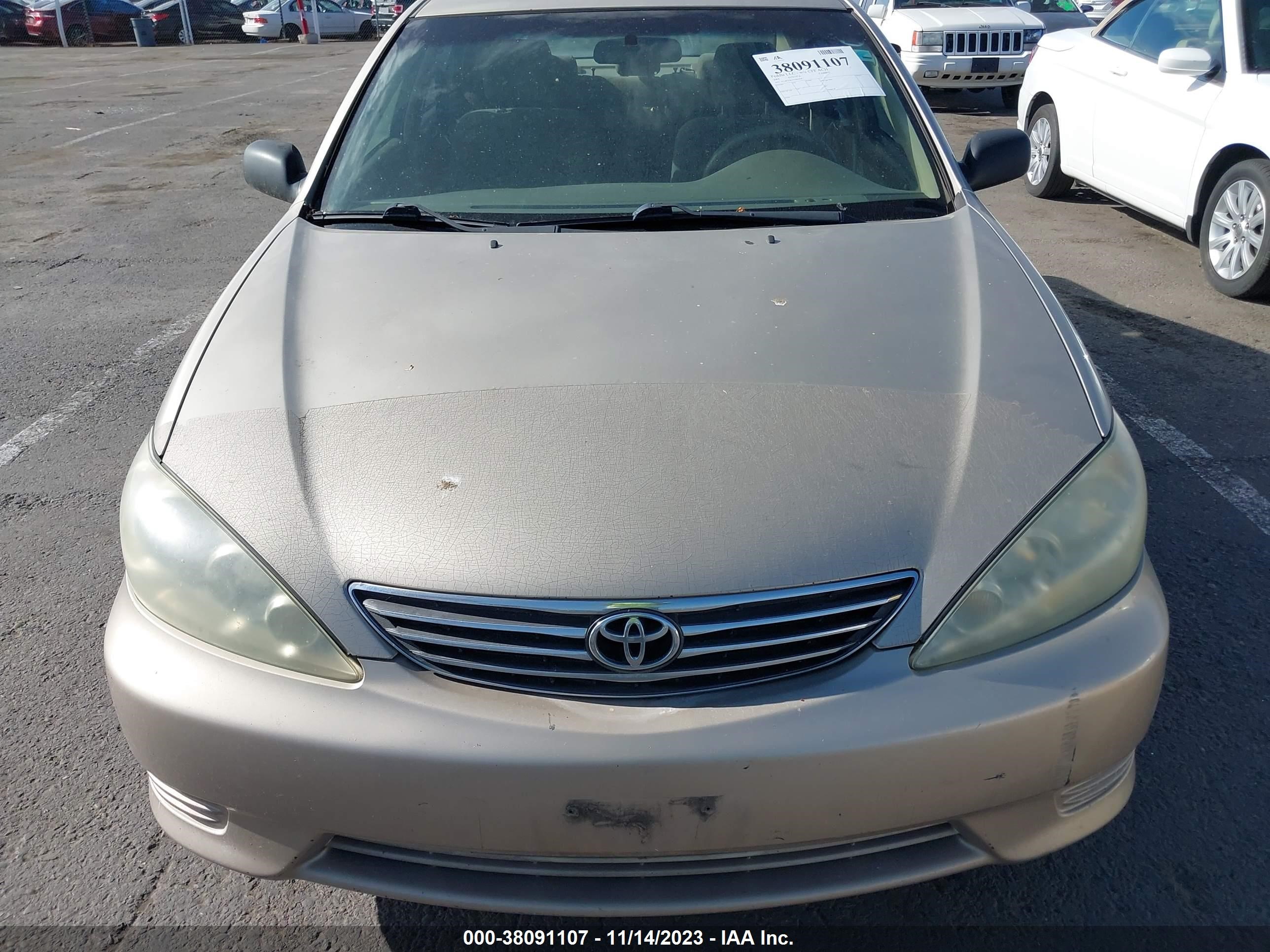 Photo 5 VIN: 4T1BE32K15U043820 - TOYOTA CAMRY 