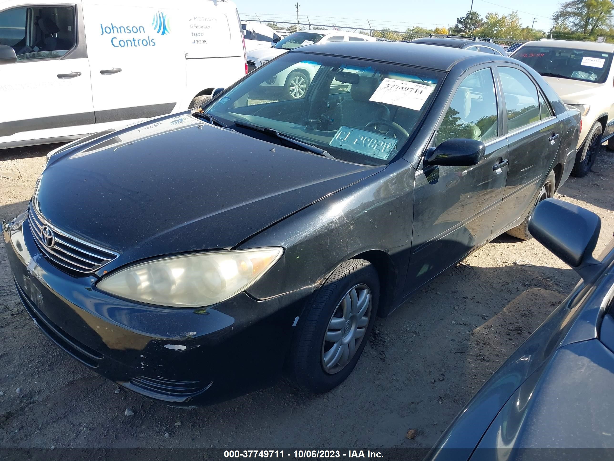 Photo 1 VIN: 4T1BE32K15U083153 - TOYOTA CAMRY 