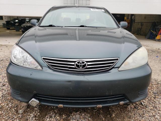 Photo 4 VIN: 4T1BE32K15U420369 - TOYOTA CAMRY LE 