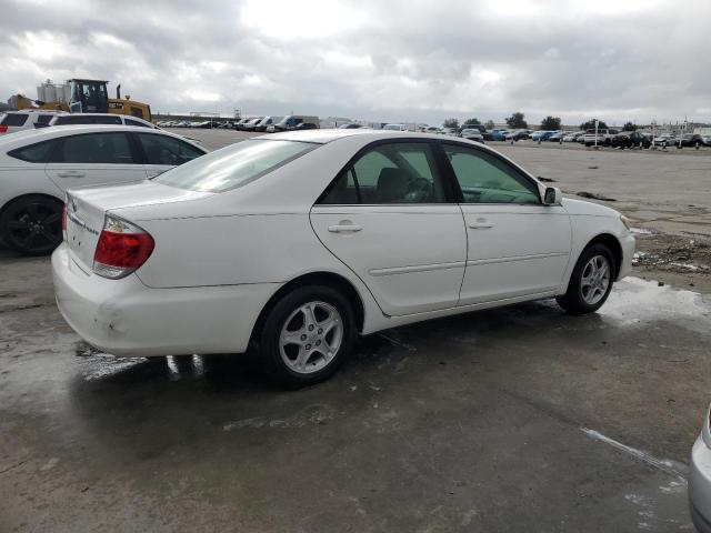 Photo 2 VIN: 4T1BE32K15U541077 - TOYOTA CAMRY LE 