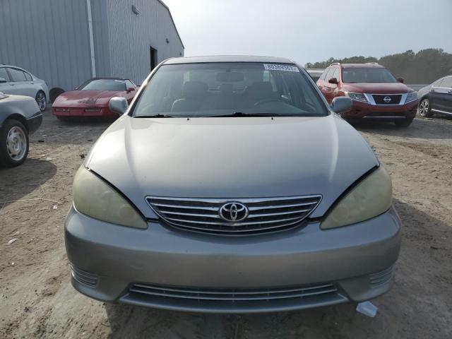 Photo 4 VIN: 4T1BE32K15U555271 - TOYOTA CAMRY 