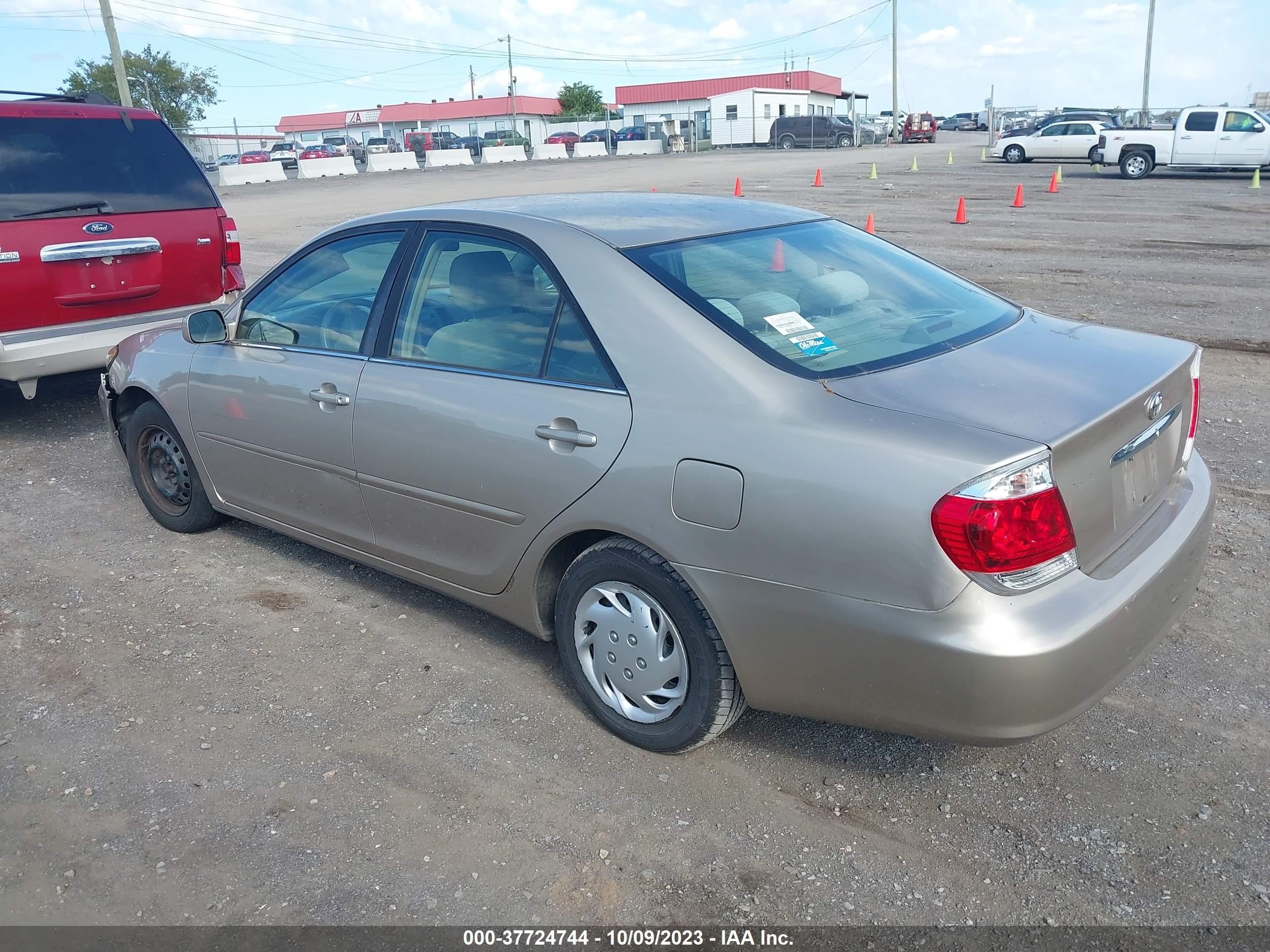 Photo 2 VIN: 4T1BE32K15U565444 - TOYOTA CAMRY 