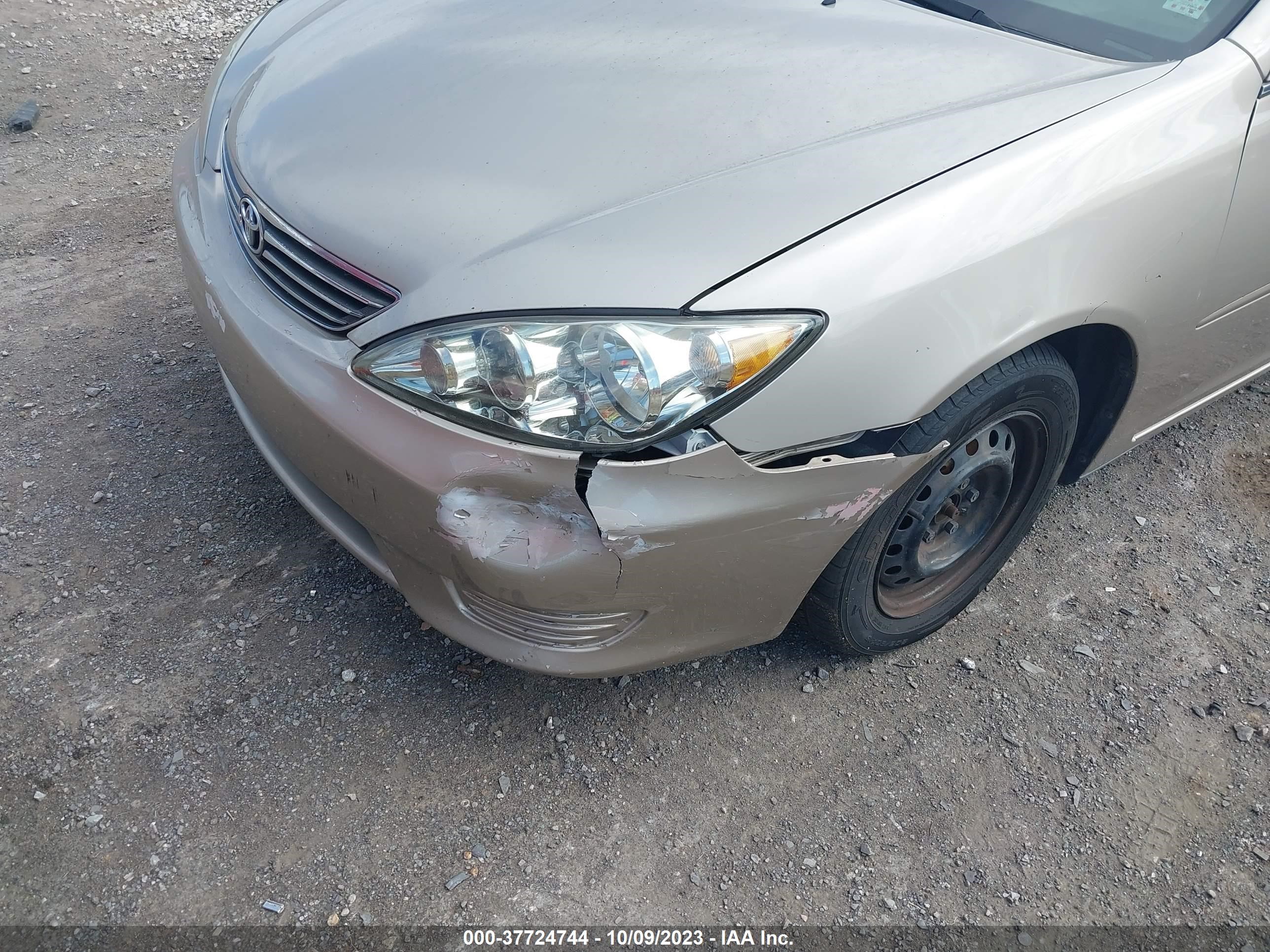 Photo 5 VIN: 4T1BE32K15U565444 - TOYOTA CAMRY 