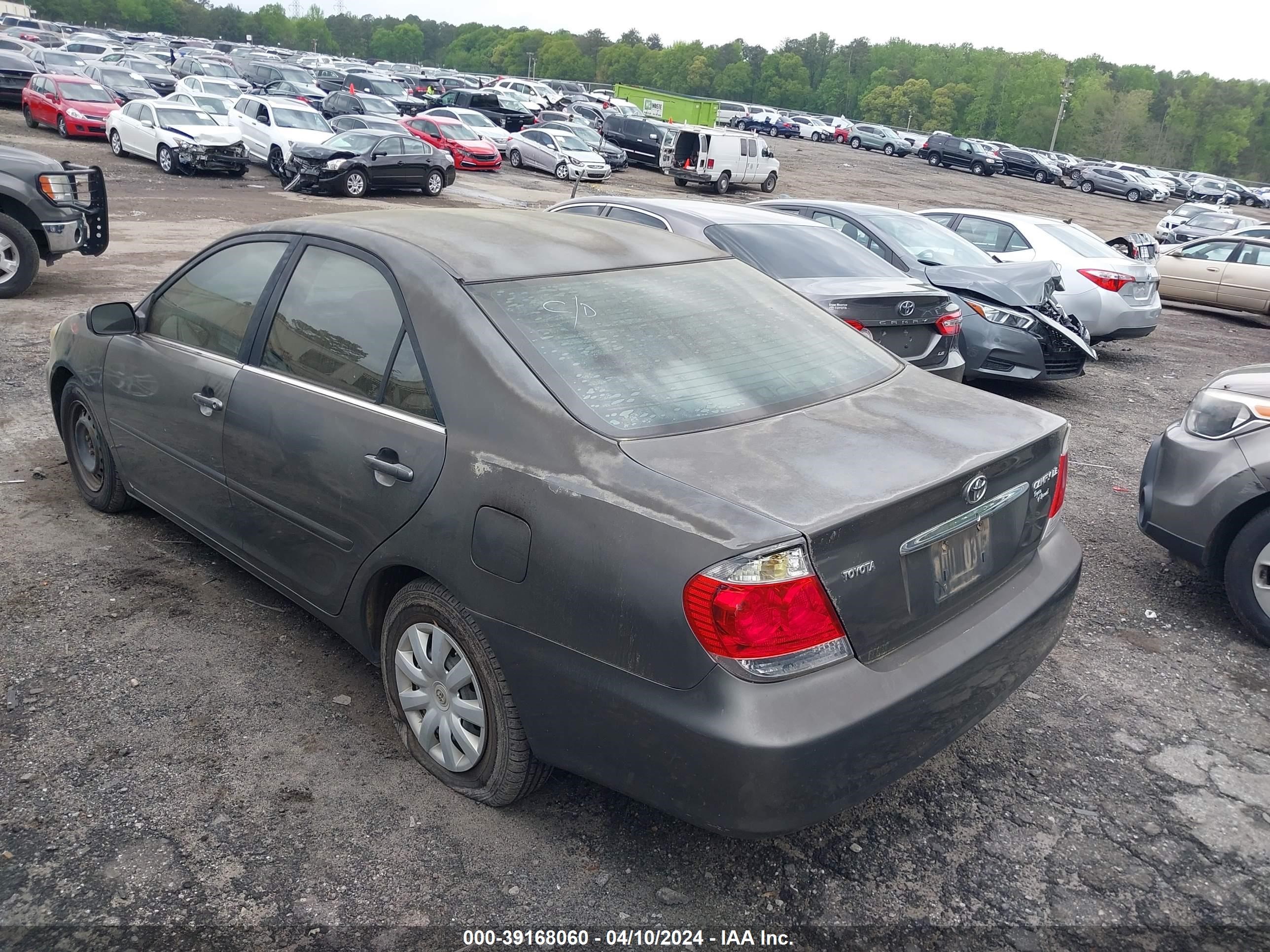 Photo 2 VIN: 4T1BE32K15U575035 - TOYOTA CAMRY 