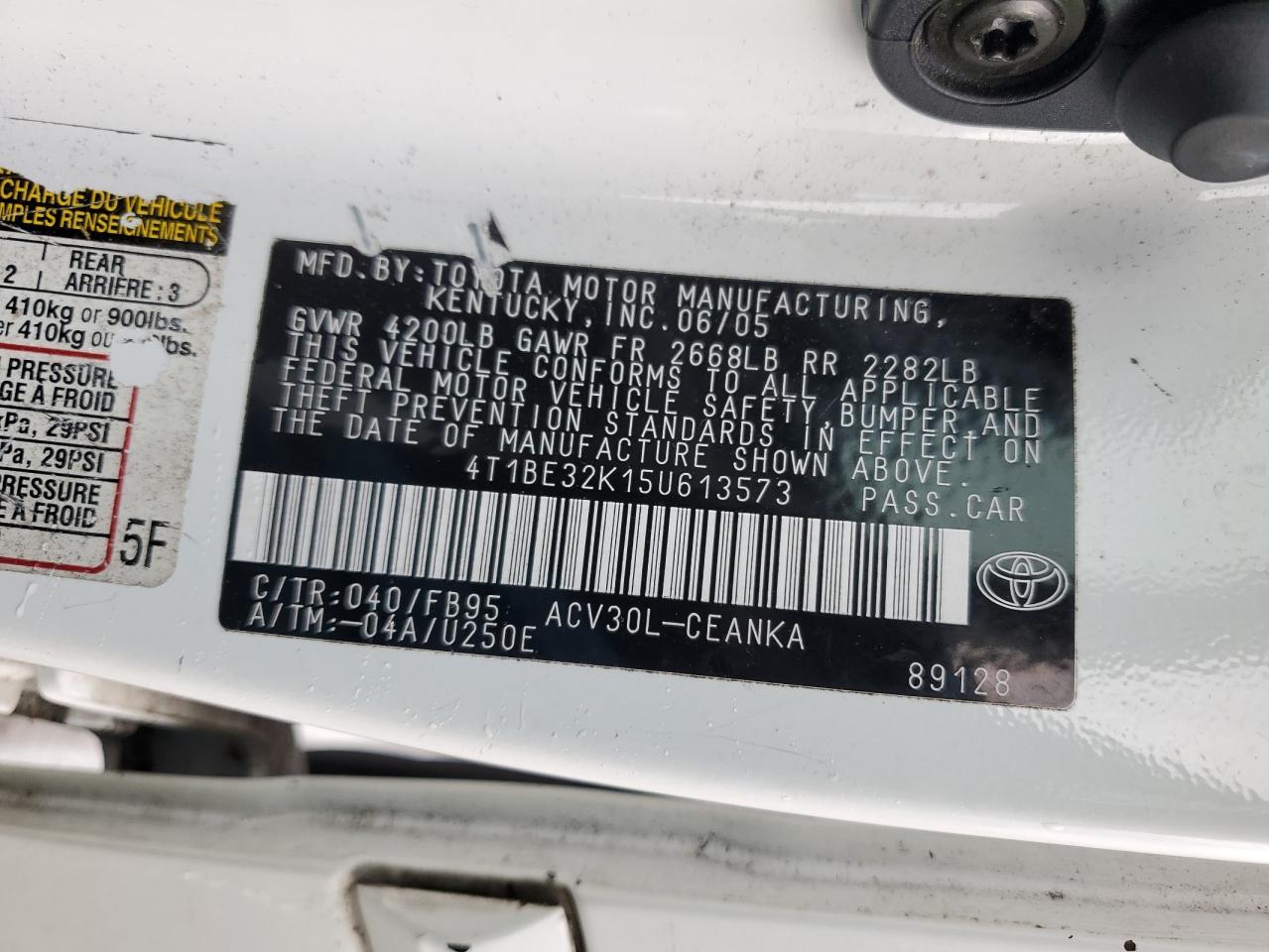 Photo 11 VIN: 4T1BE32K15U613573 - TOYOTA CAMRY 