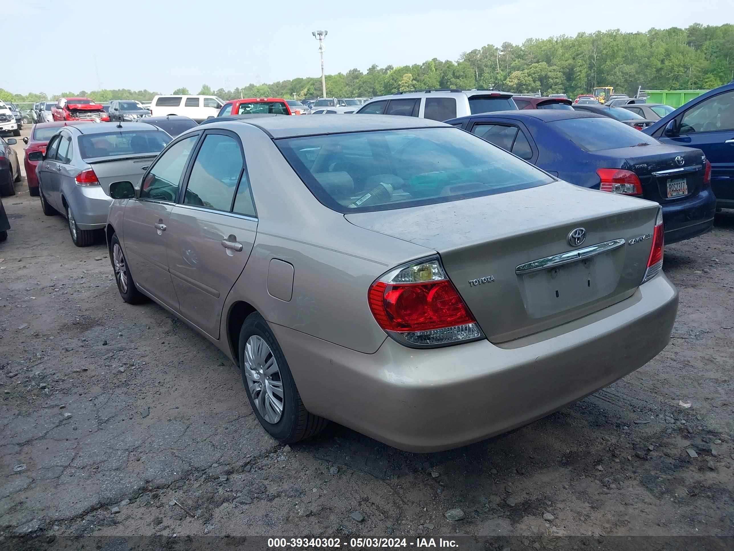 Photo 2 VIN: 4T1BE32K15U626985 - TOYOTA CAMRY 