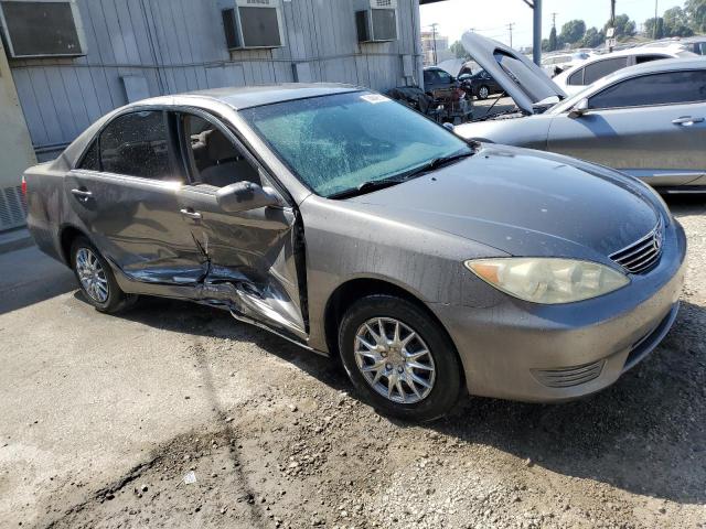 Photo 3 VIN: 4T1BE32K15U943407 - TOYOTA CAMRY LE 