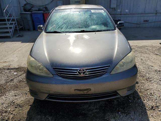 Photo 4 VIN: 4T1BE32K15U943407 - TOYOTA CAMRY LE 