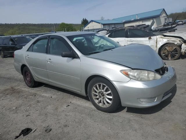 Photo 3 VIN: 4T1BE32K15U976844 - TOYOTA CAMRY LE 