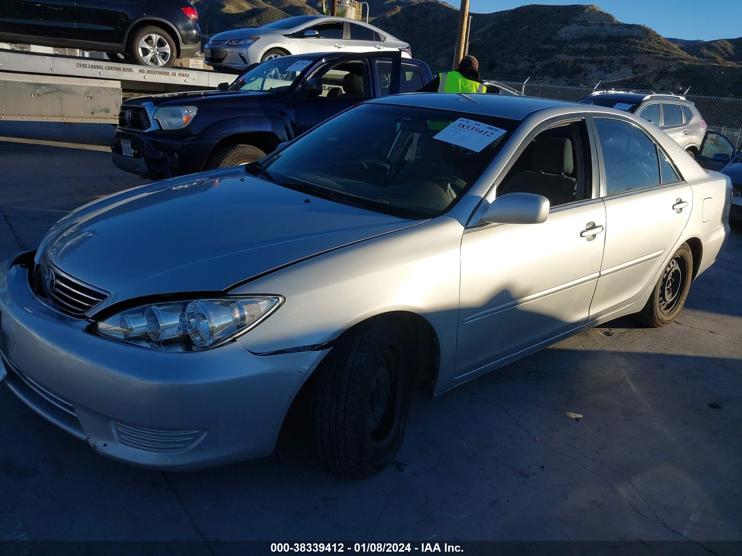 Photo 1 VIN: 4T1BE32K16U109428 - TOYOTA CAMRY 