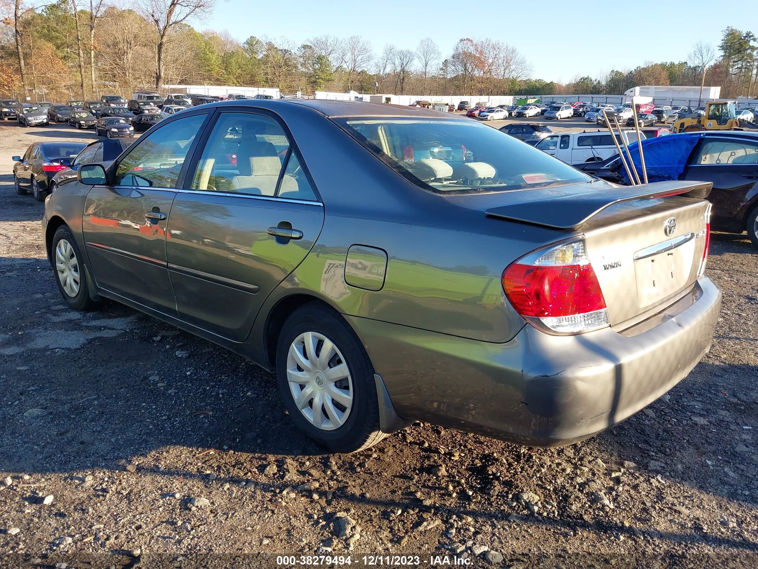 Photo 2 VIN: 4T1BE32K16U710029 - TOYOTA CAMRY 