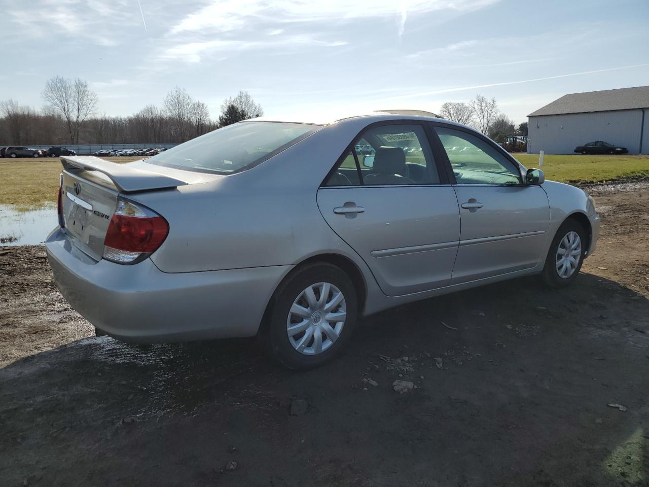 Photo 2 VIN: 4T1BE32K16U734900 - TOYOTA CAMRY 