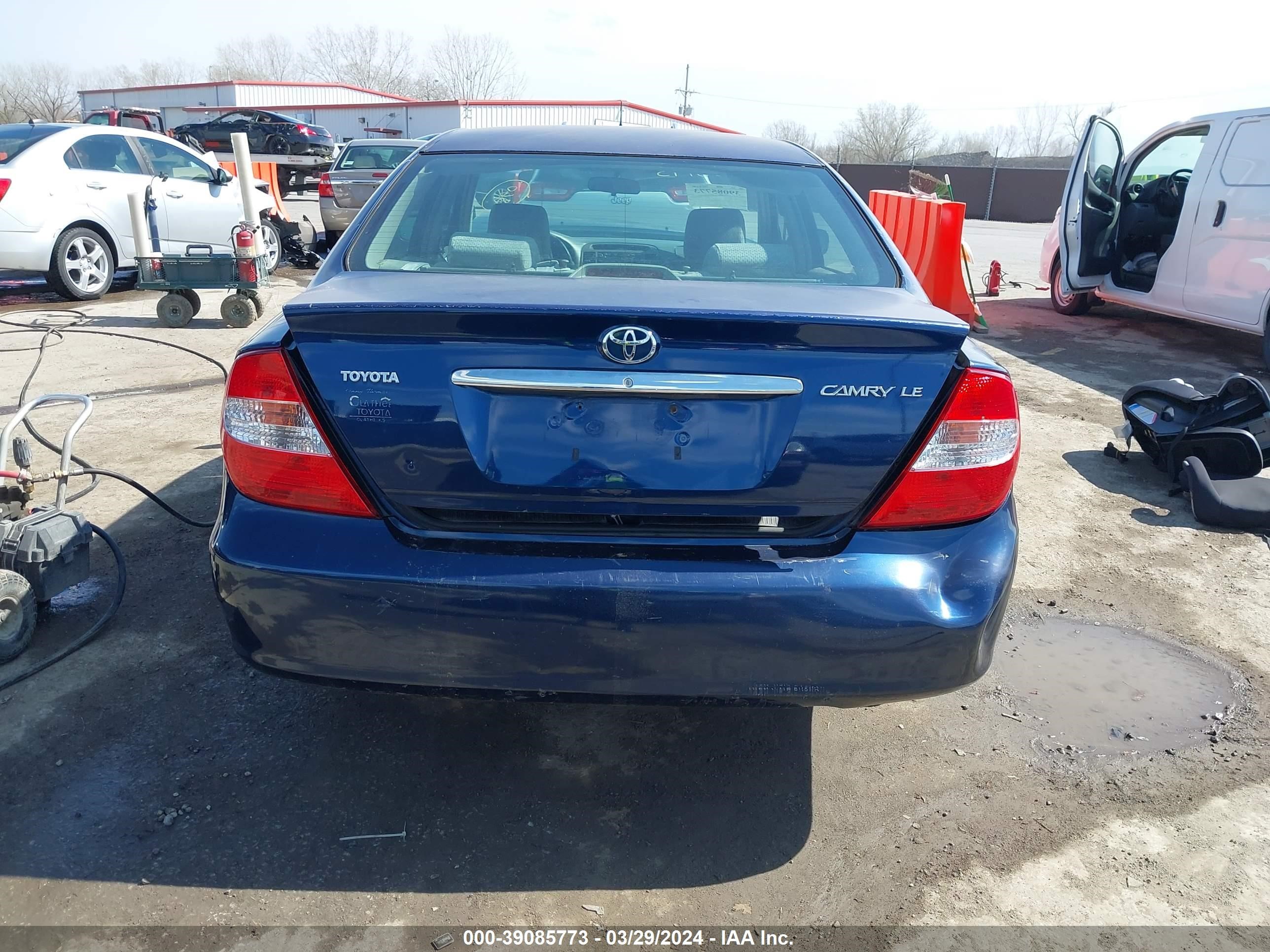 Photo 15 VIN: 4T1BE32K22U523781 - TOYOTA CAMRY 