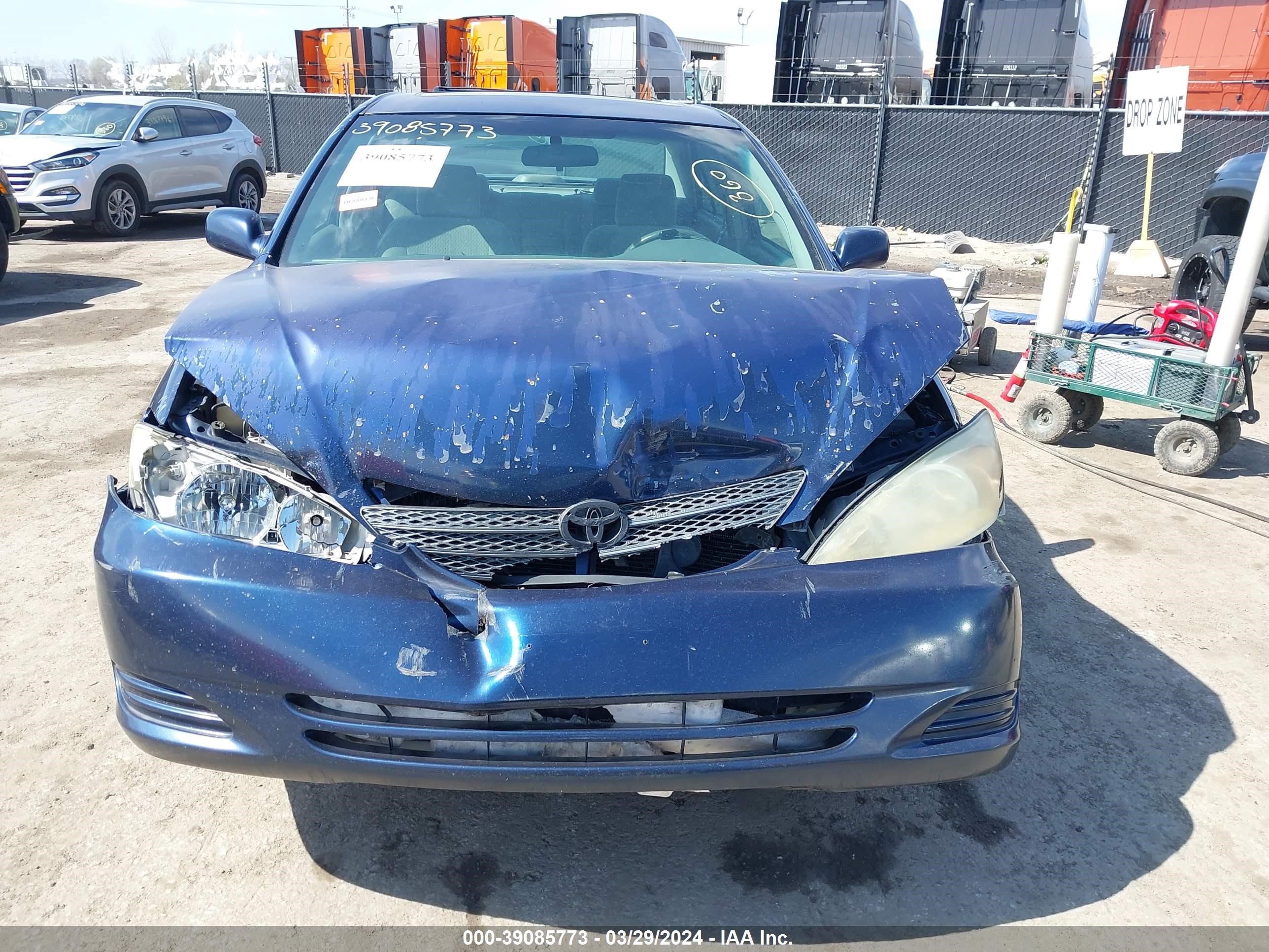 Photo 5 VIN: 4T1BE32K22U523781 - TOYOTA CAMRY 