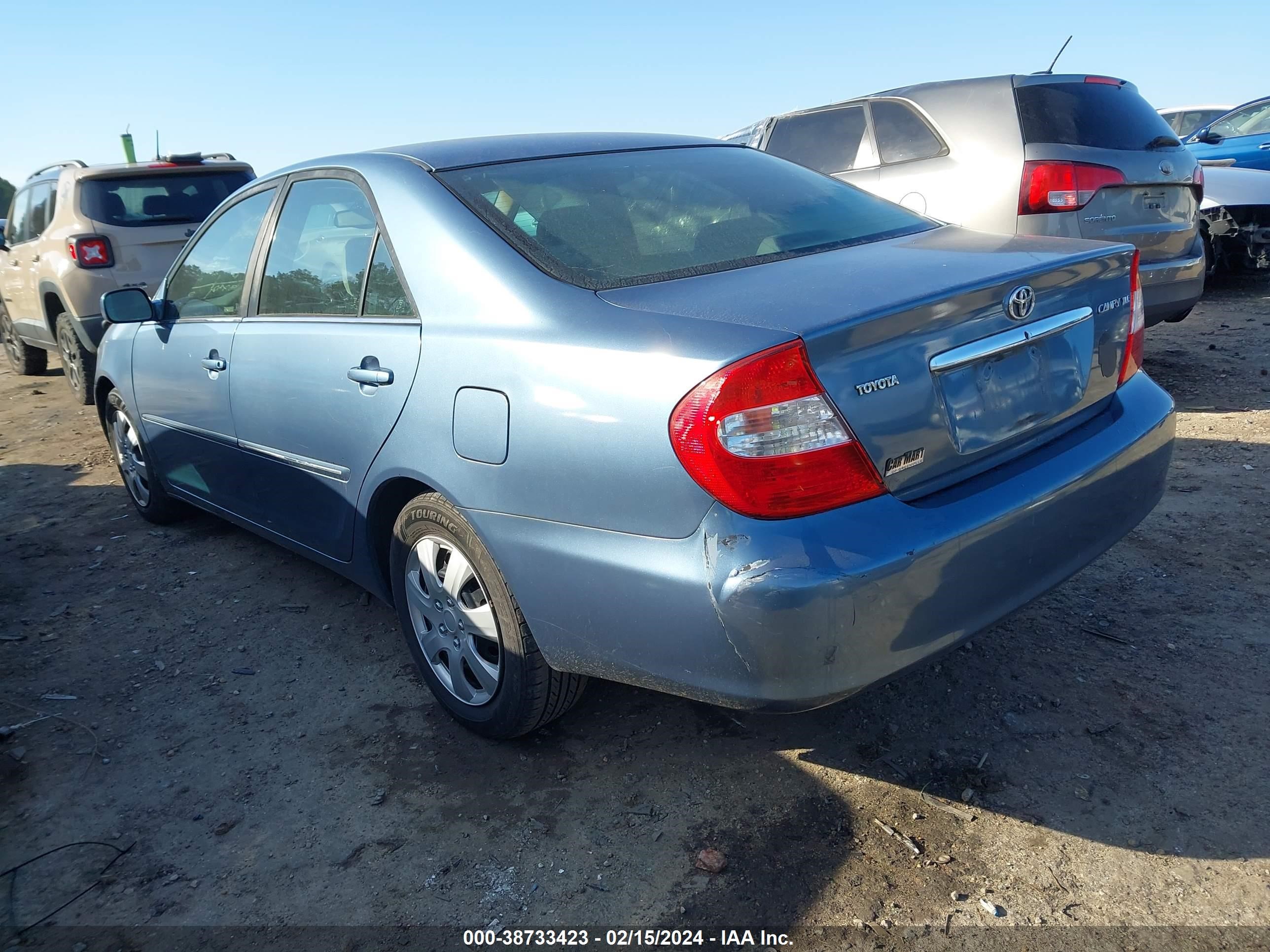 Photo 2 VIN: 4T1BE32K22U614405 - TOYOTA CAMRY 