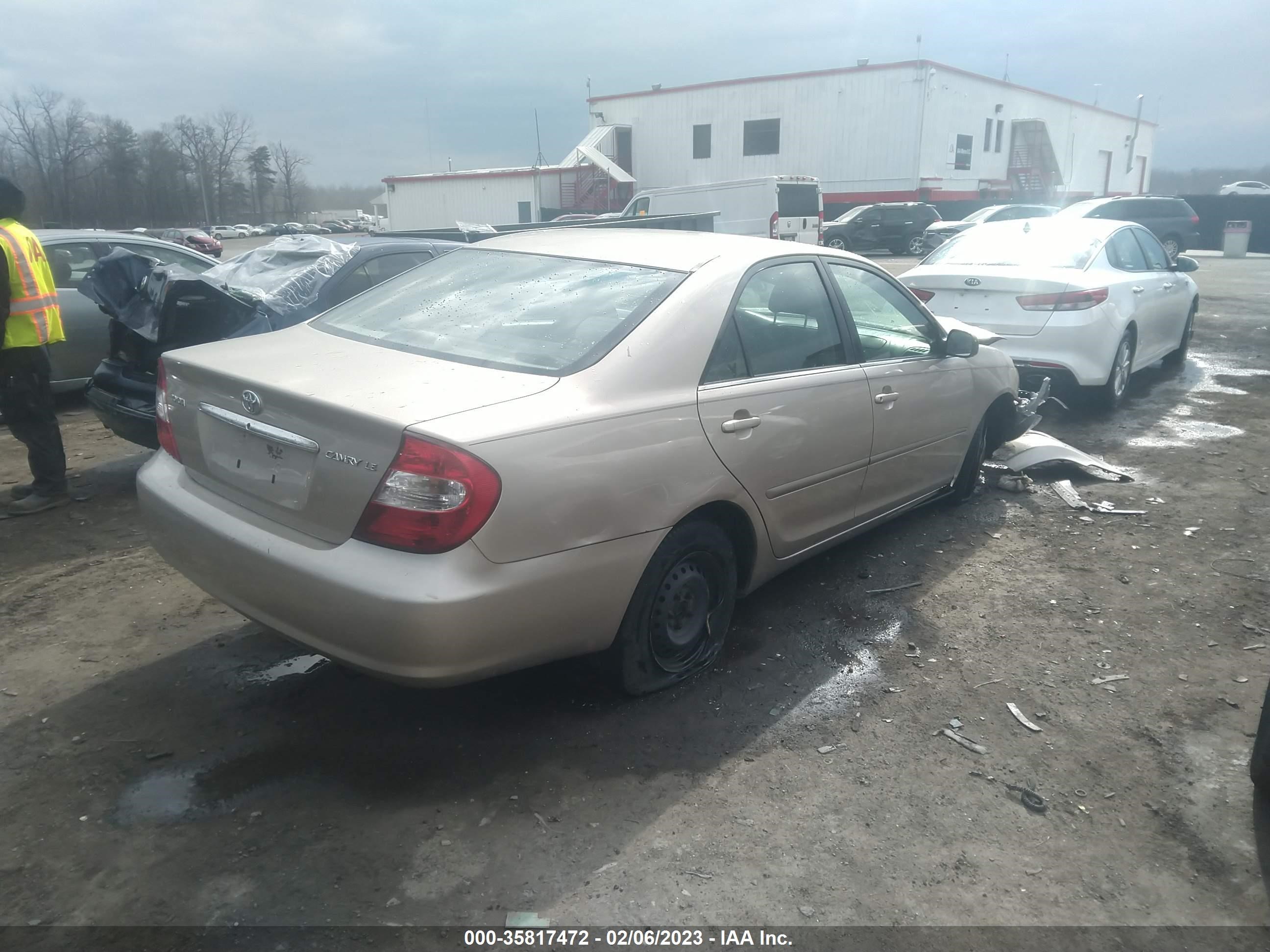 Photo 3 VIN: 4T1BE32K23U214281 - TOYOTA CAMRY 