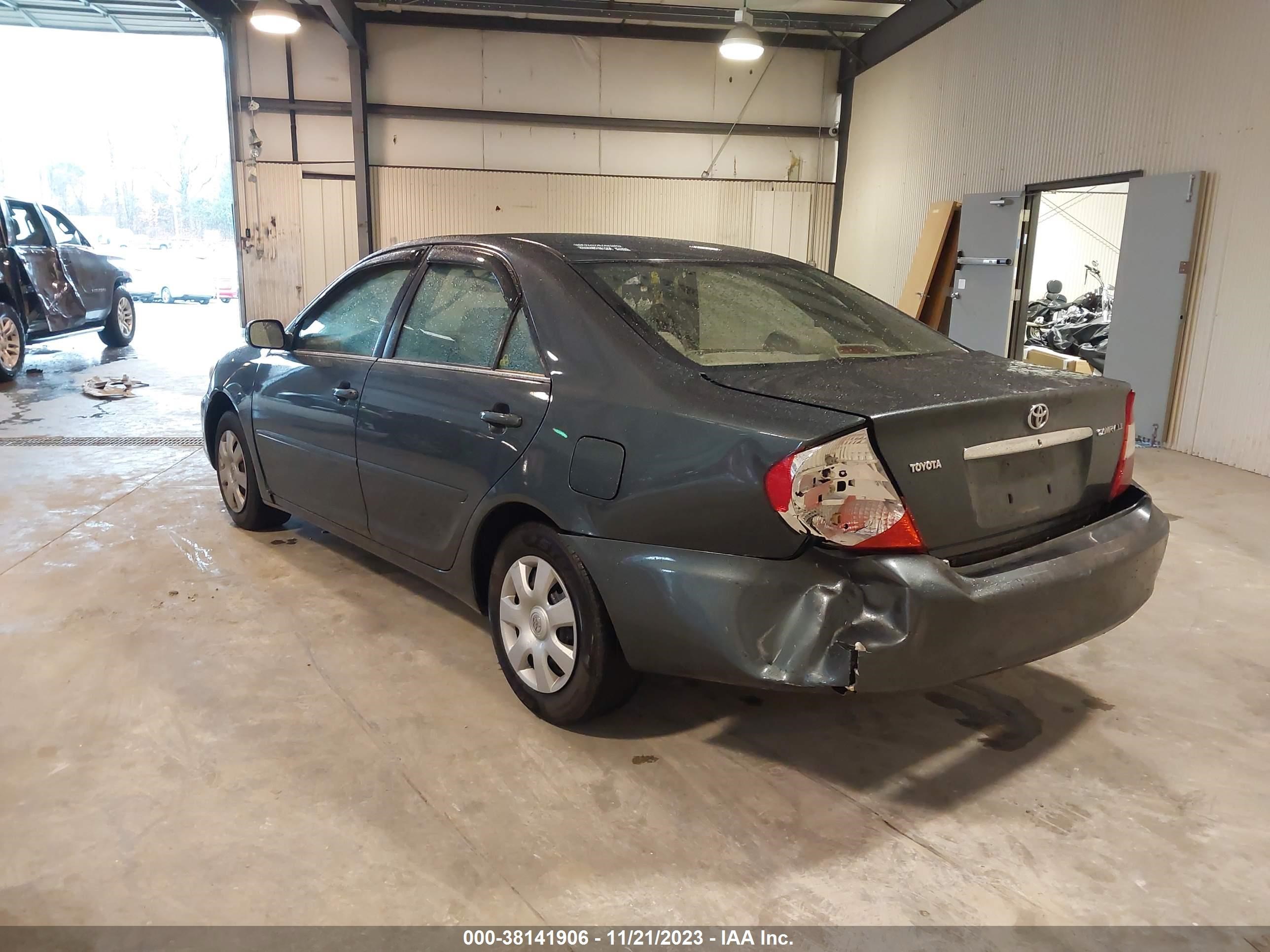 Photo 2 VIN: 4T1BE32K23U692930 - TOYOTA CAMRY 