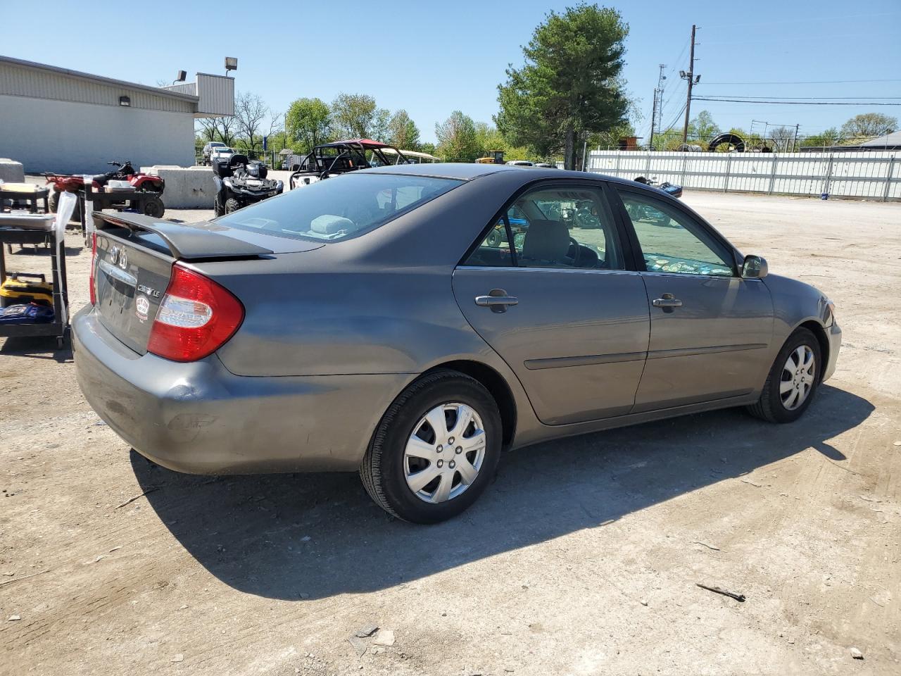 Photo 2 VIN: 4T1BE32K23U712335 - TOYOTA CAMRY 