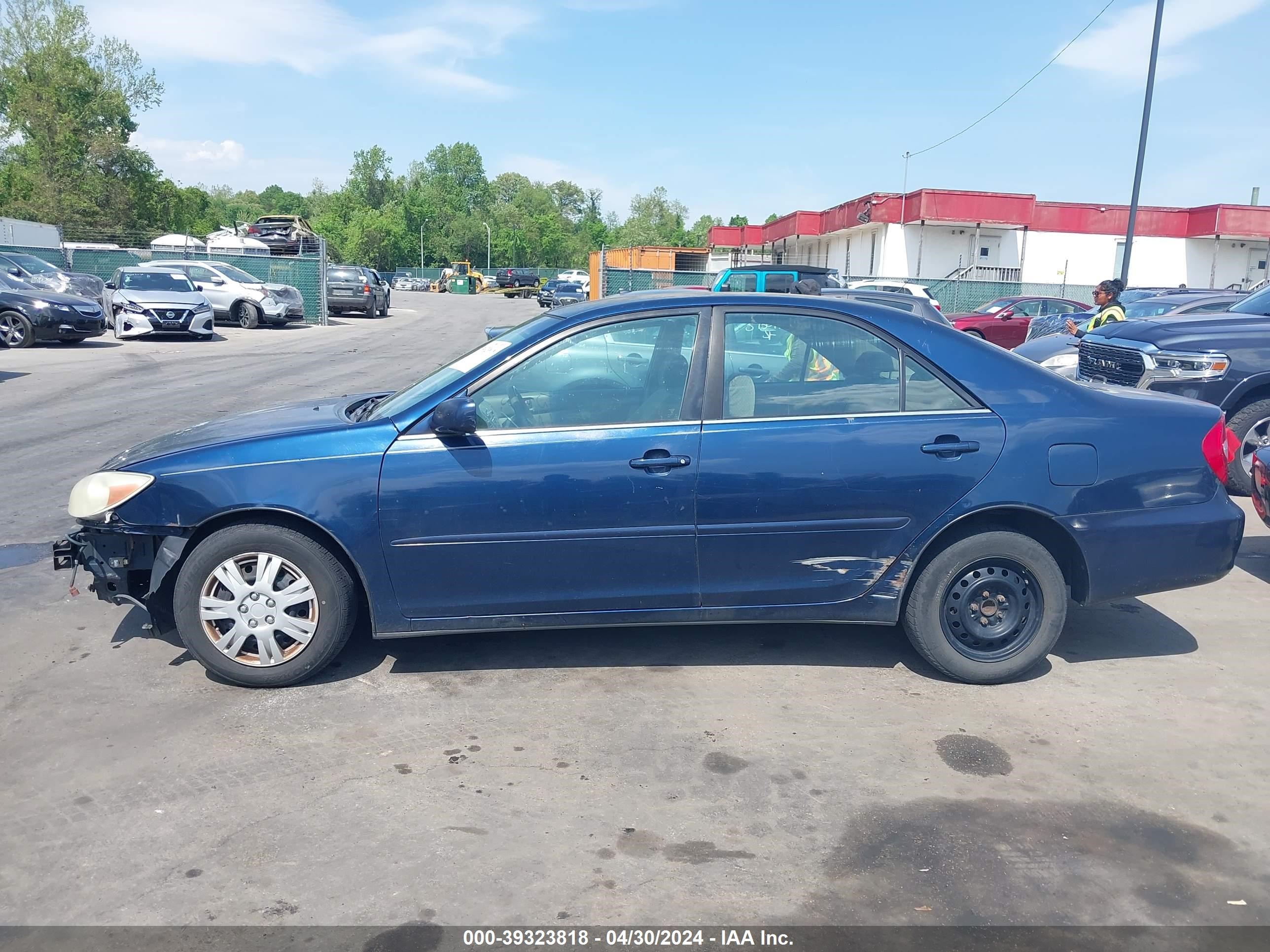 Photo 13 VIN: 4T1BE32K24U370287 - TOYOTA CAMRY 