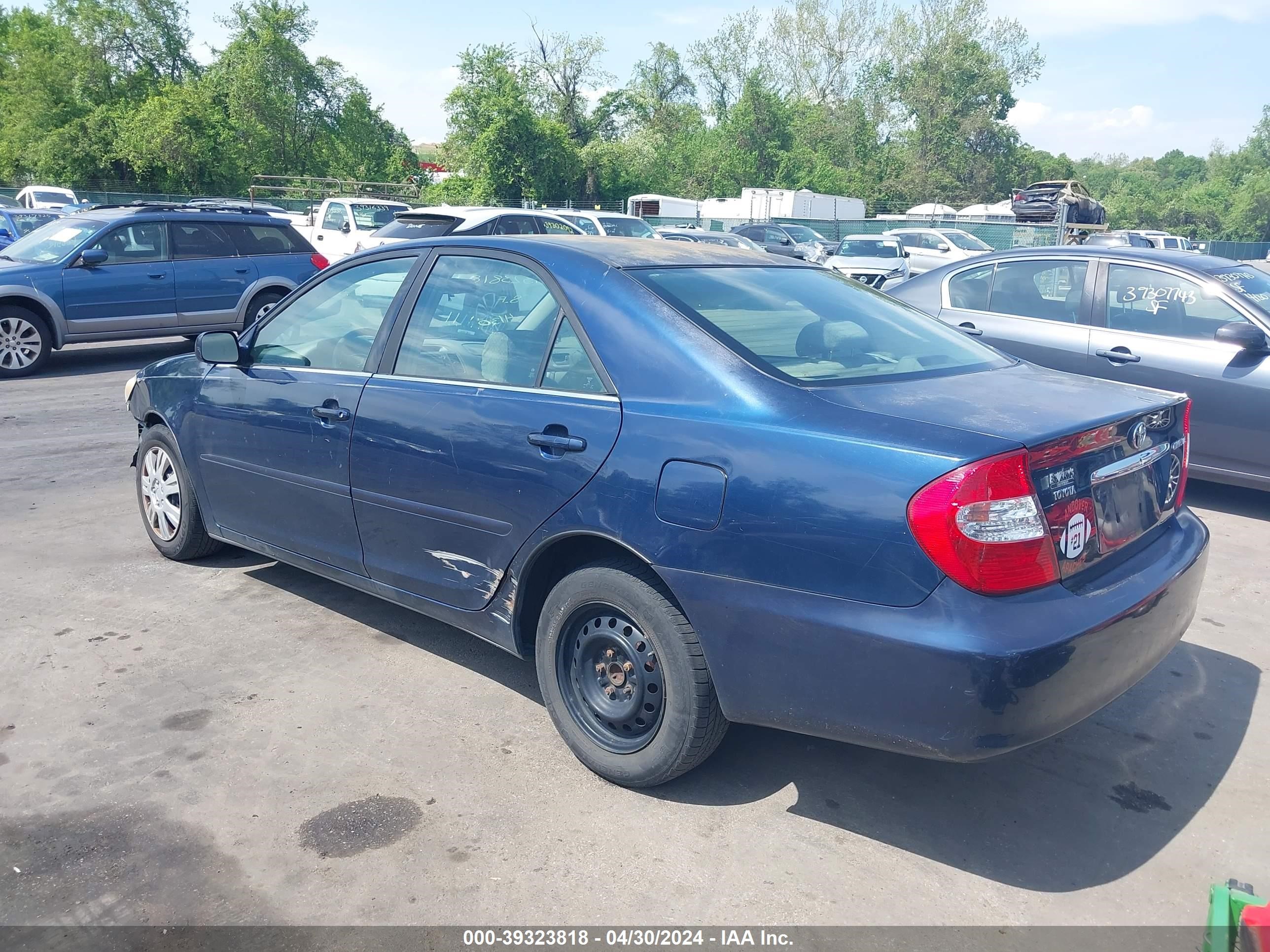 Photo 2 VIN: 4T1BE32K24U370287 - TOYOTA CAMRY 