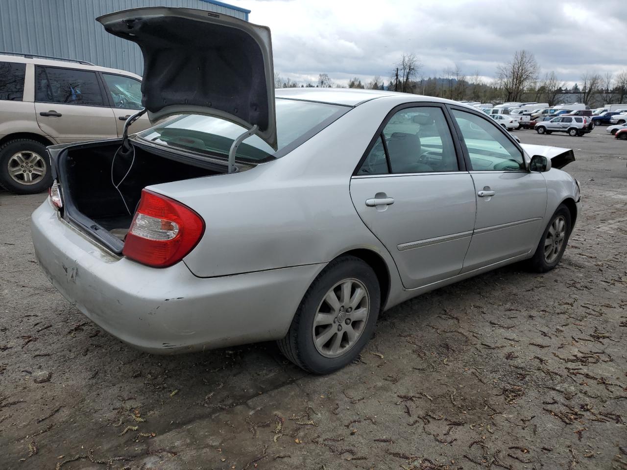 Photo 2 VIN: 4T1BE32K24U373979 - TOYOTA CAMRY 